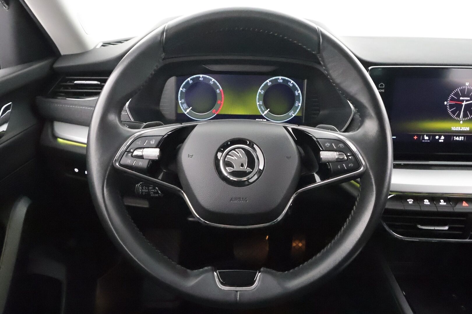 Skoda Octavia 2023 Combi 1.5 TSI Style eTEC DSG * Koukku / ACC / Webasto / Matrix-LED /  P.Kamera / Smartlink / Keyless * - 1-om Suomi-auto / Kahdet renkaat aluvanteilla / Merkkihuollot