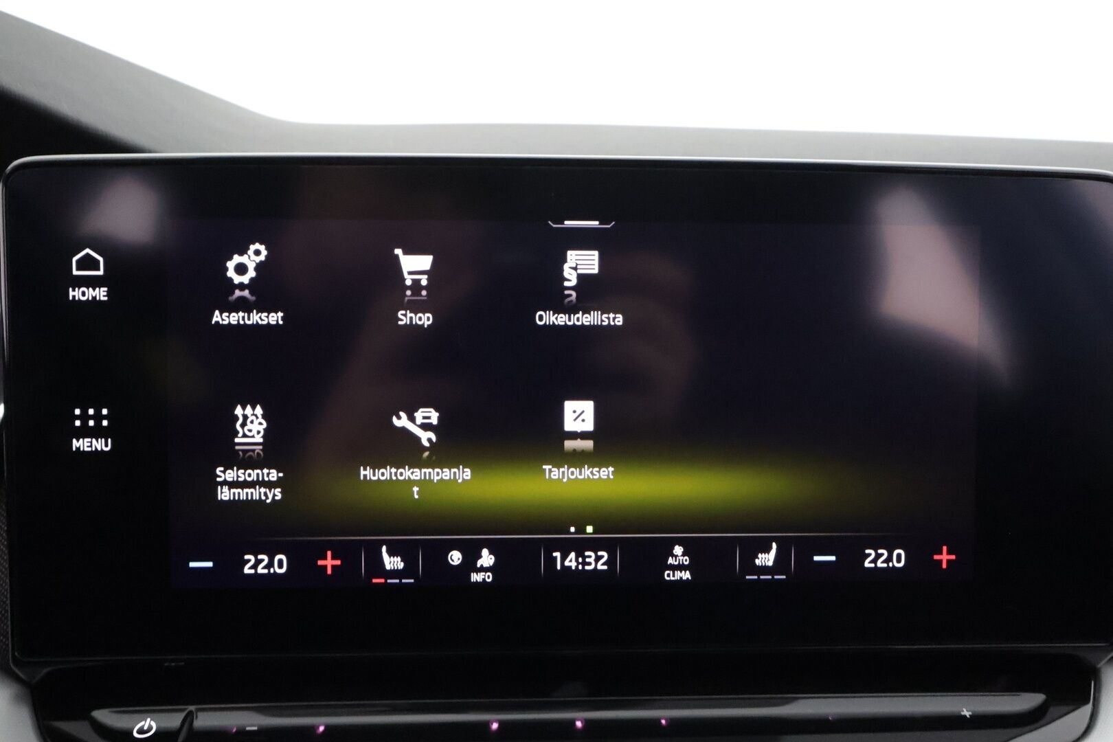 Skoda Octavia 2023 Combi 1.5 TSI Style eTEC DSG * Koukku / ACC / Webasto / Matrix-LED /  P.Kamera / Smartlink / Keyless * - 1-om Suomi-auto / Kahdet renkaat aluvanteilla / Merkkihuollot