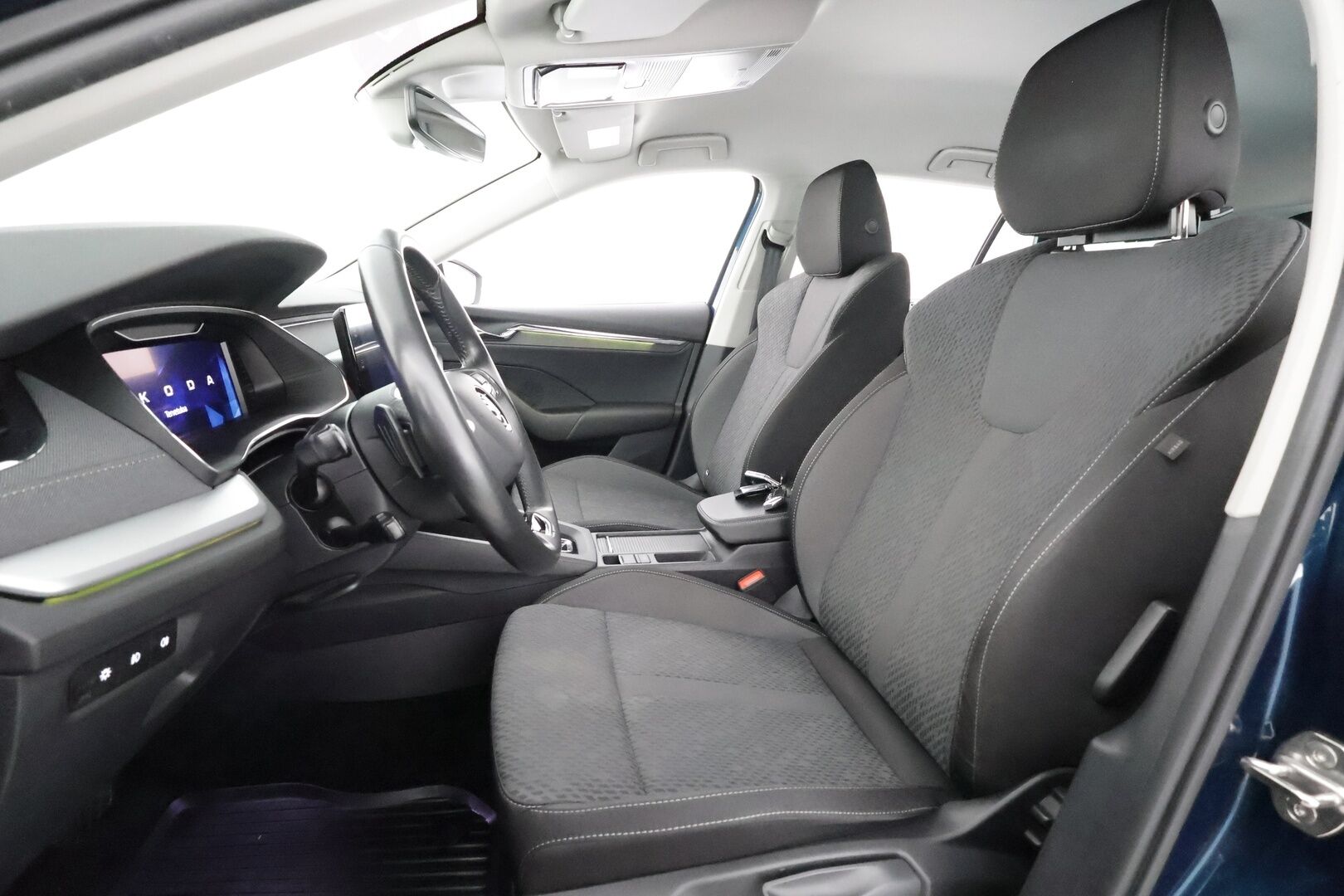 Skoda Octavia 2023 Combi 1.5 TSI Style eTEC DSG * Koukku / ACC / Webasto / Matrix-LED /  P.Kamera / Smartlink / Keyless * - 1-om Suomi-auto / Kahdet renkaat aluvanteilla / Merkkihuollot