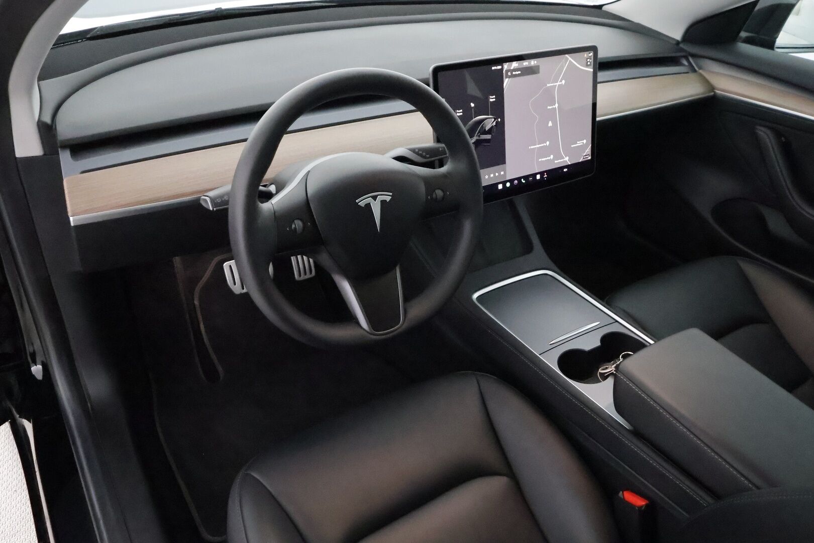 Tesla Model 3 2023 Performance - 3,99 % KORKOTARJOUS TÄHÄN AUTOON - 1Om Suomiauto / Autopilot / ILP / Premium Audio / Kattokaiteet / 2x Renkaat aluvantein / Aviloo akkutesti 96/100!