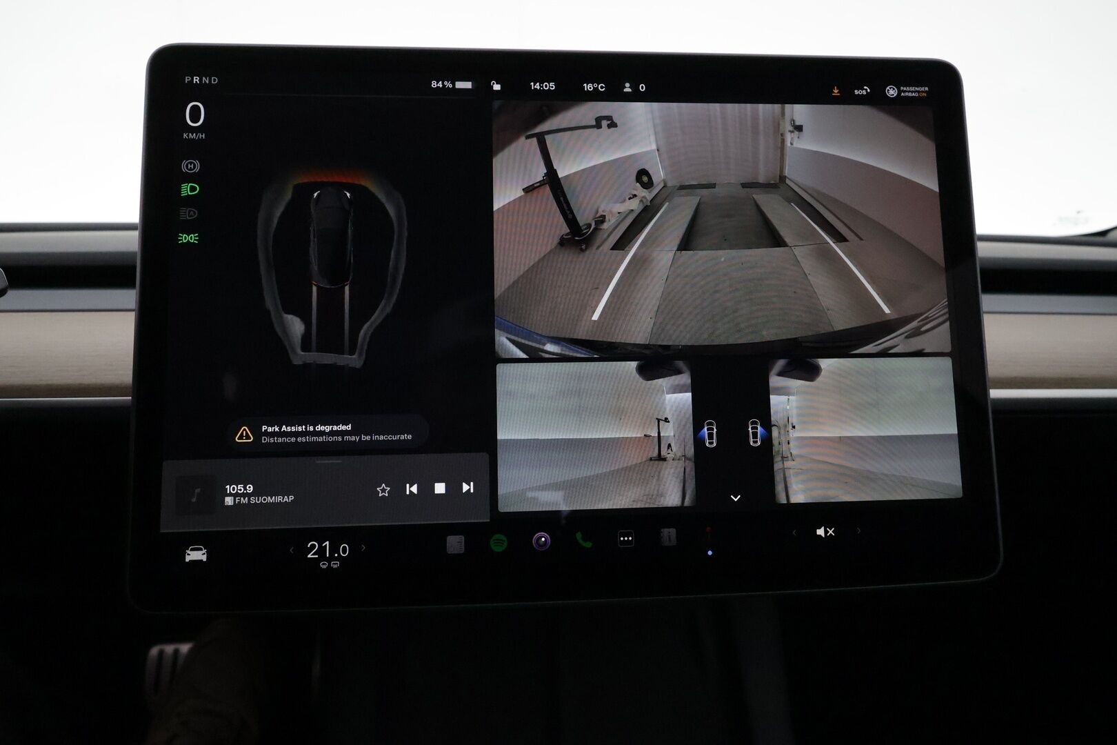 Tesla Model 3 2023 Performance - 3,99 % KORKOTARJOUS TÄHÄN AUTOON - 1Om Suomiauto / Autopilot / ILP / Premium Audio / Kattokaiteet / 2x Renkaat aluvantein / Aviloo akkutesti 96/100!