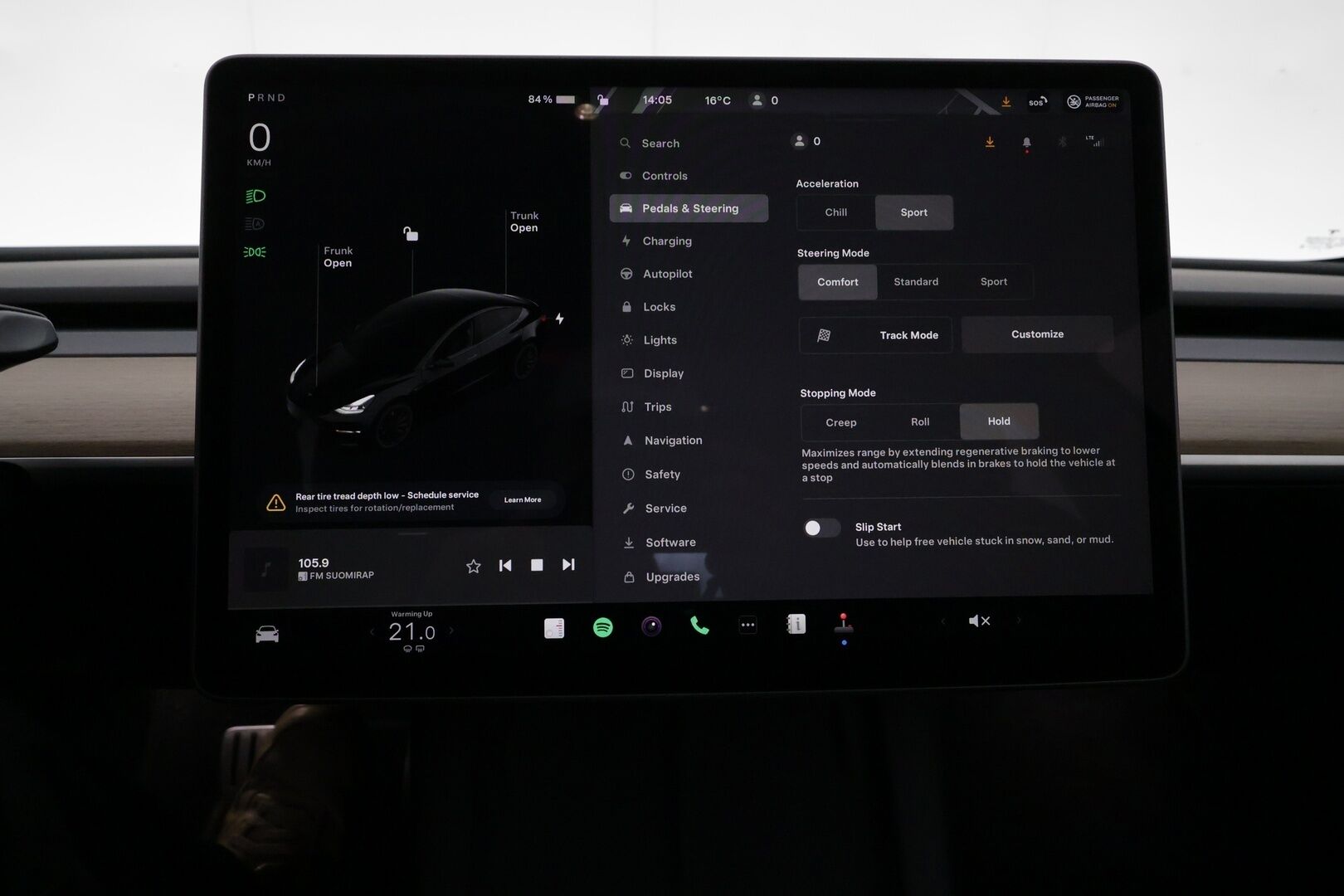 Tesla Model 3 2023 Performance - 3,99 % KORKOTARJOUS TÄHÄN AUTOON - 1Om Suomiauto / Autopilot / ILP / Premium Audio / Kattokaiteet / 2x Renkaat aluvantein / Aviloo akkutesti 96/100!
