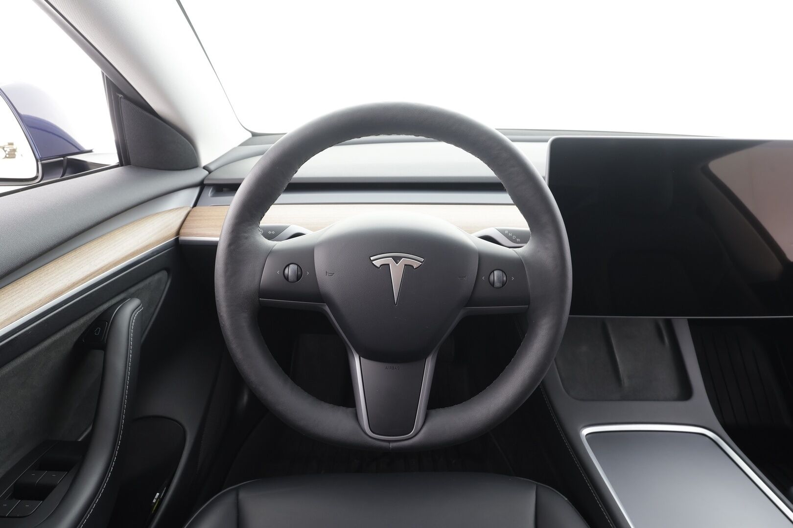 Tesla Model 3 2023 RWD - | ACC | ILP | Koukku | Ryzen | Matrix | Lasikatto | Sähkönahat | Muistipenkki | P.kamera | Autosteer | 2x renkaat aluin | 1-om suomiauto |