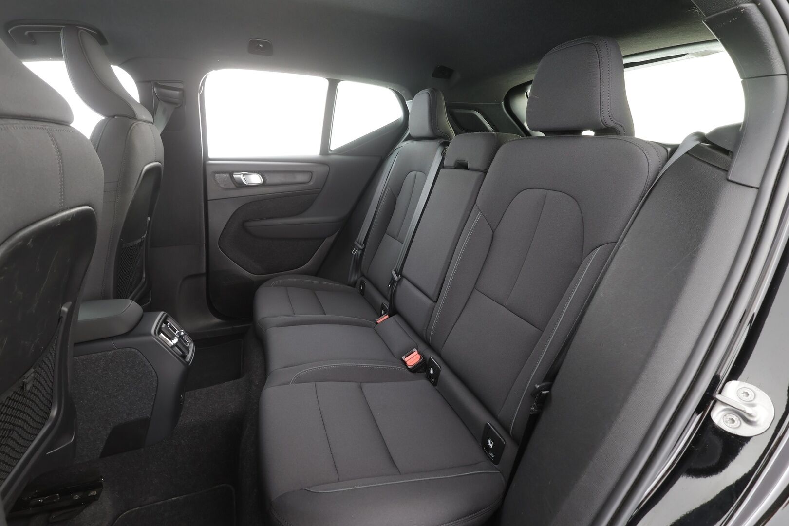 Volvo XC40 2023 Recharge Single Plus aut - | 1-om suomiauto | ACC | ILP | Muistipenkki | Sporttipenkit | P.kamera | BLIS | Pilot assist | Keyless | Koukku | 2x renkaat aluin | 
