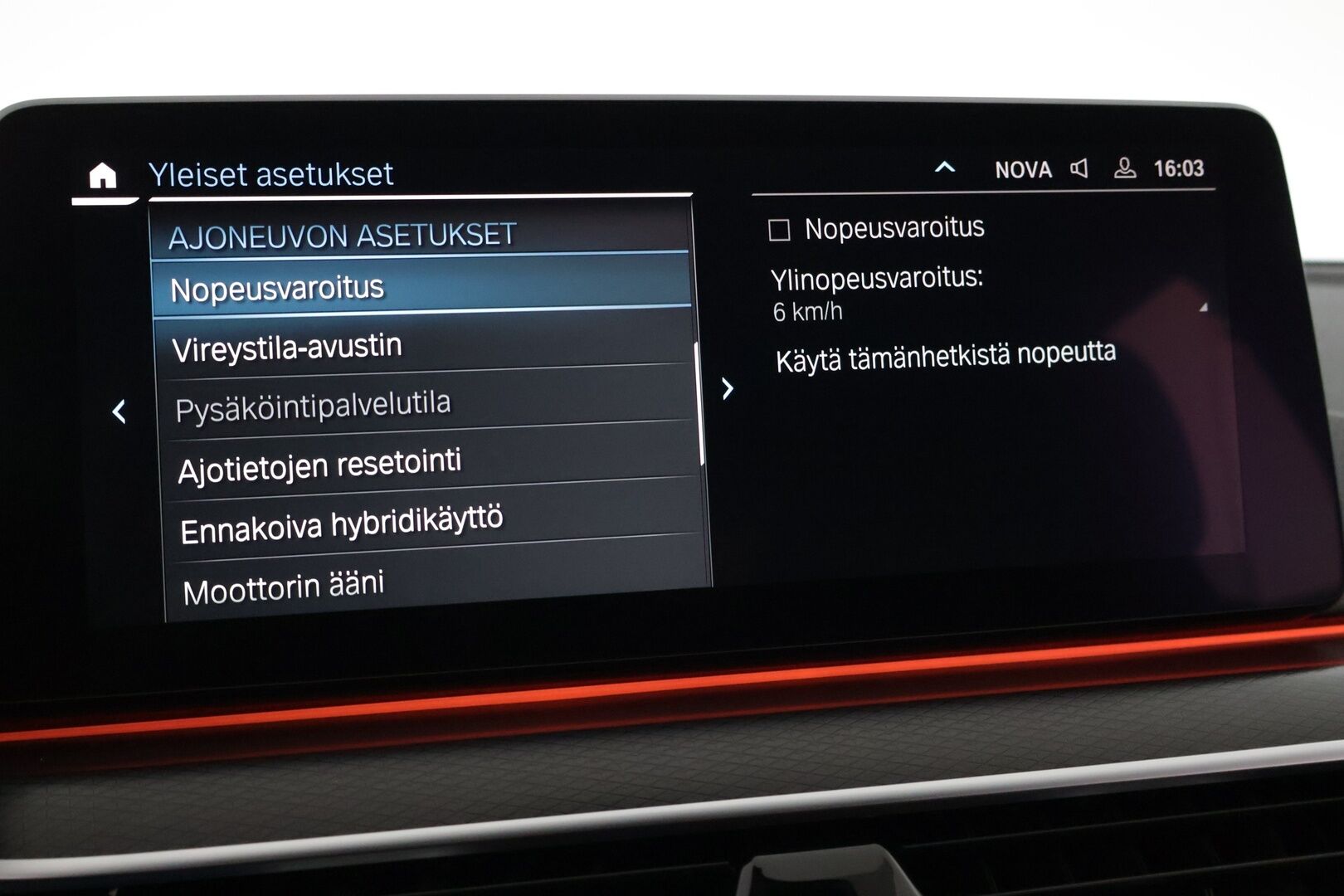 BMW 530 2021 G31 Touring 530e xDrive M Sport - 3,99 % KORKOTARJOUS TÄHÄN AUTOON - Adapt.vakkari / Harman & Kardon / Vetokoukku / P-Kamera / Nahkasisusta