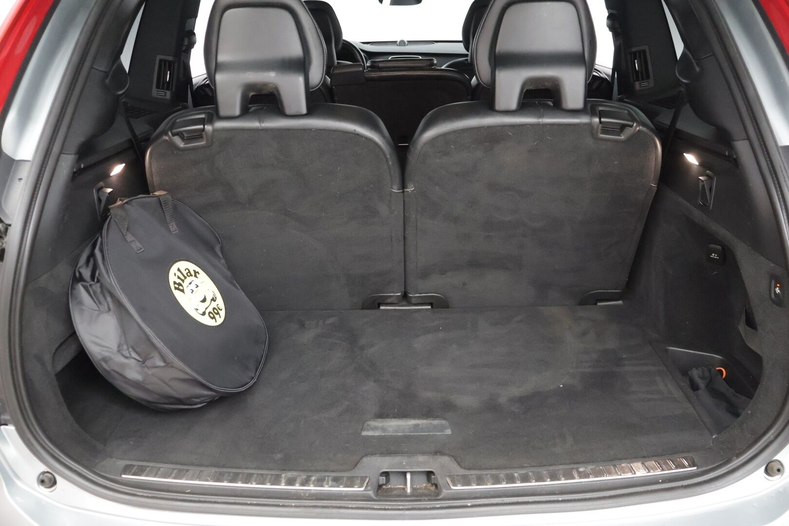 Volvo XC90 2018 T8 Twin Engine AWD R-Design *ACC / B&W / Panorama / 360 kamera /  VOC / Pilot assist / Muistipenkit / Koukku / HUD * - 3,99 % KORKOTARJOUS TÄHÄN AUTOON - Viimeisin huolto 128tkm / Jakopää tehty 113tkm kohdalla 6/23 / Juuri katsastettu *