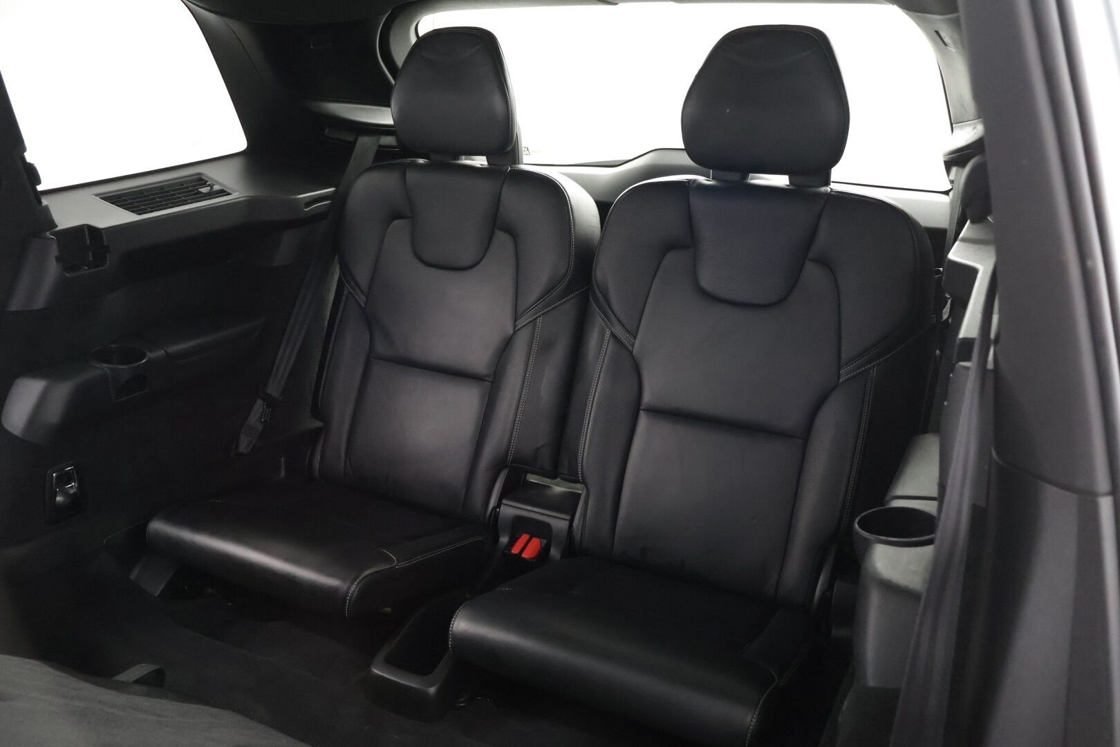 Volvo XC90 2018 T8 Twin Engine AWD R-Design aut - 3,99 % KORKOTARJOUS TÄHÄN AUTOON - * ACC / B&W / Panorama / 360 kamera /  VOC / Pilot assist / Muistipenkit / Koukku / HUD / Huippuvarusteet! *