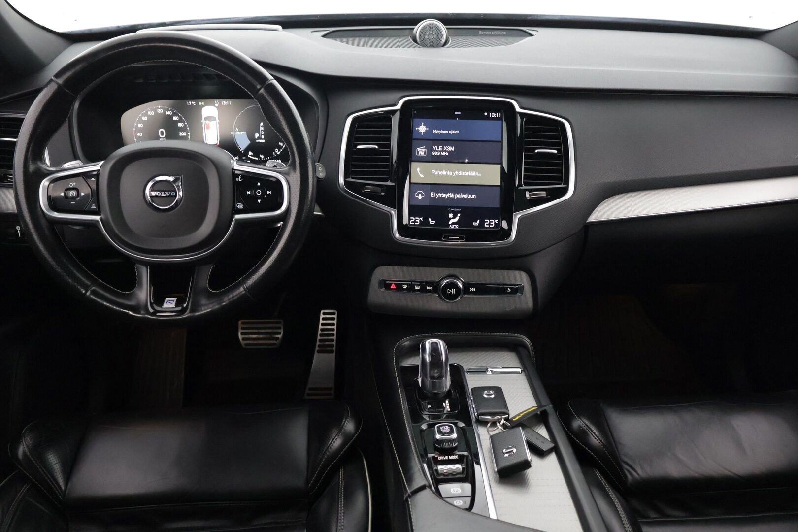 Volvo XC90 2018 T8 Twin Engine AWD R-Design aut - 3,99 % KORKOTARJOUS TÄHÄN AUTOON - * ACC / B&W / Panorama / 360 kamera /  VOC / Pilot assist / Muistipenkit / Koukku / HUD / Huippuvarusteet! *