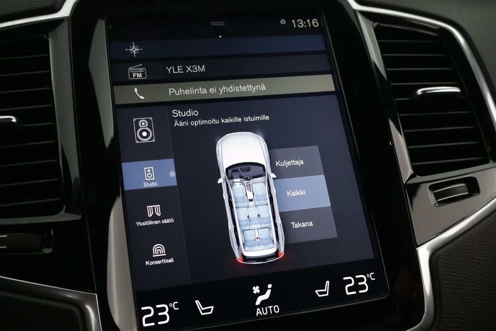 Volvo XC90 2018 T8 Twin Engine AWD R-Design aut - 3,99 % KORKOTARJOUS TÄHÄN AUTOON - * ACC / B&W / Panorama / 360 kamera /  VOC / Pilot assist / Muistipenkit / Koukku / HUD / Huippuvarusteet! *