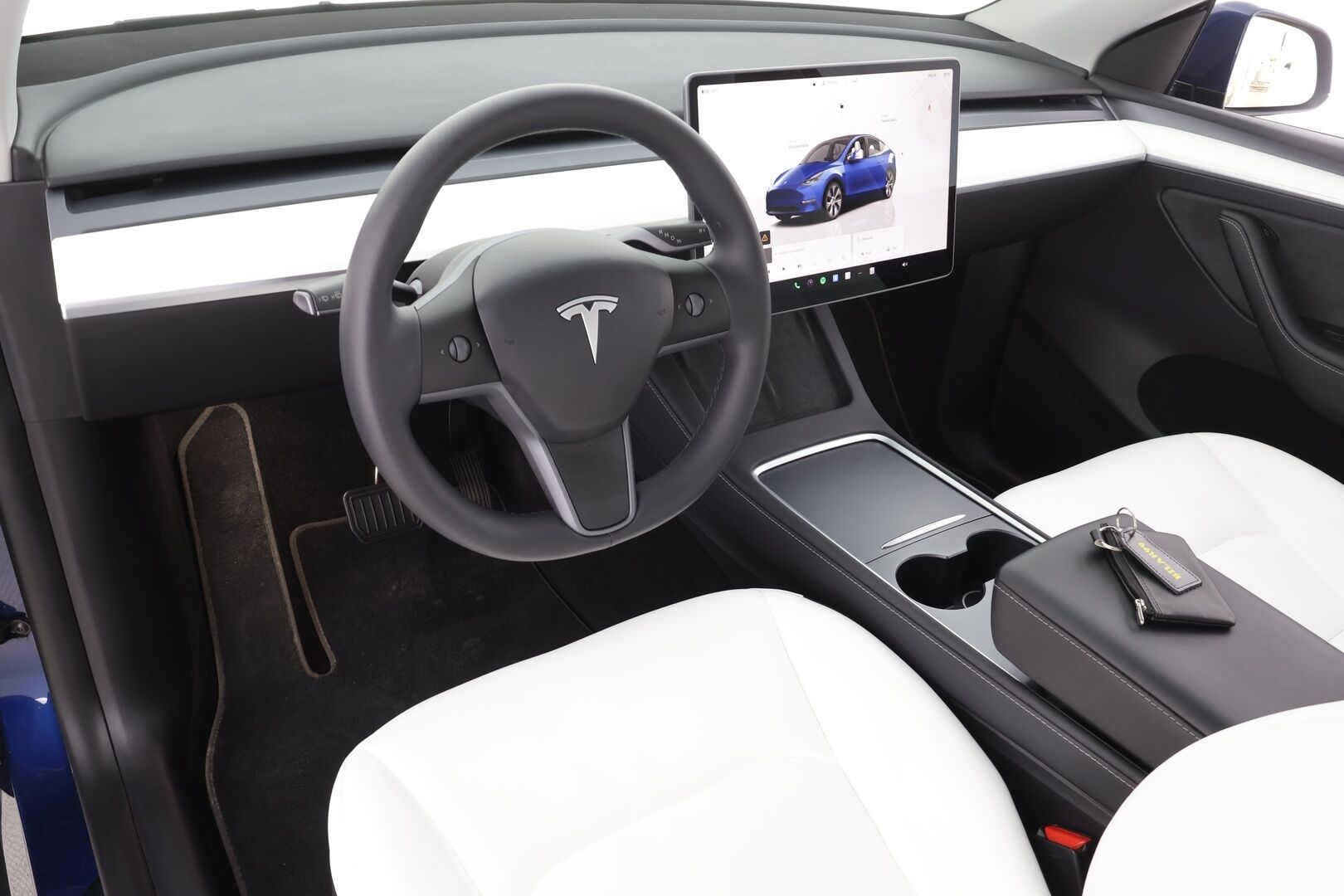 Tesla Model Y 2023 Long Range * Koukku / ILP / ACC / Matrix-LED / P.kamera / Muistipenkki / Premium Audio / Navi / Kaistavahti / Keyless * - Suomi-auto / Akku kuntotarkastettu SoH 94,6% / 2x Latauskaapelit / Kahdet renkaat