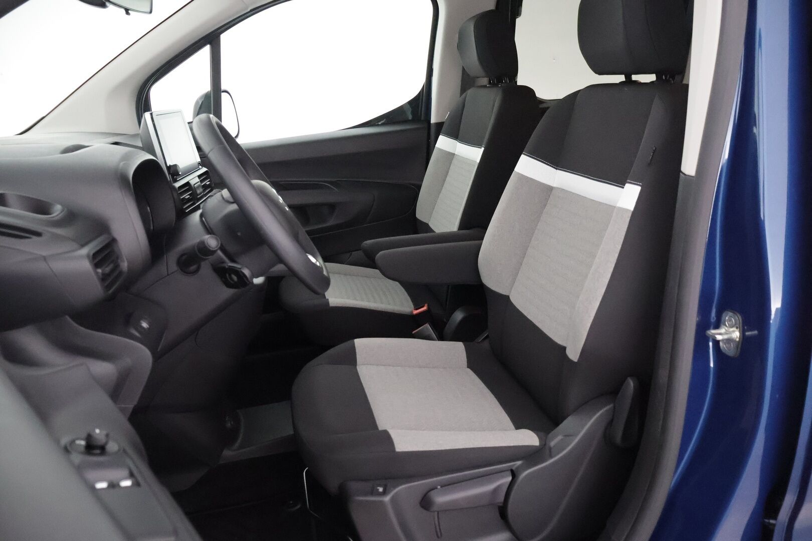 Citroen e-Berlingo 2023 Full Electric 136 Feel 50 kWh M Automaatti - Ajamaton / ALV / CCS-lataus / Vakkari / P-kamera / Takuu / Apple&Android / Kaistavahti / 2x renkaat / Aut. Ilmastointi / Navi