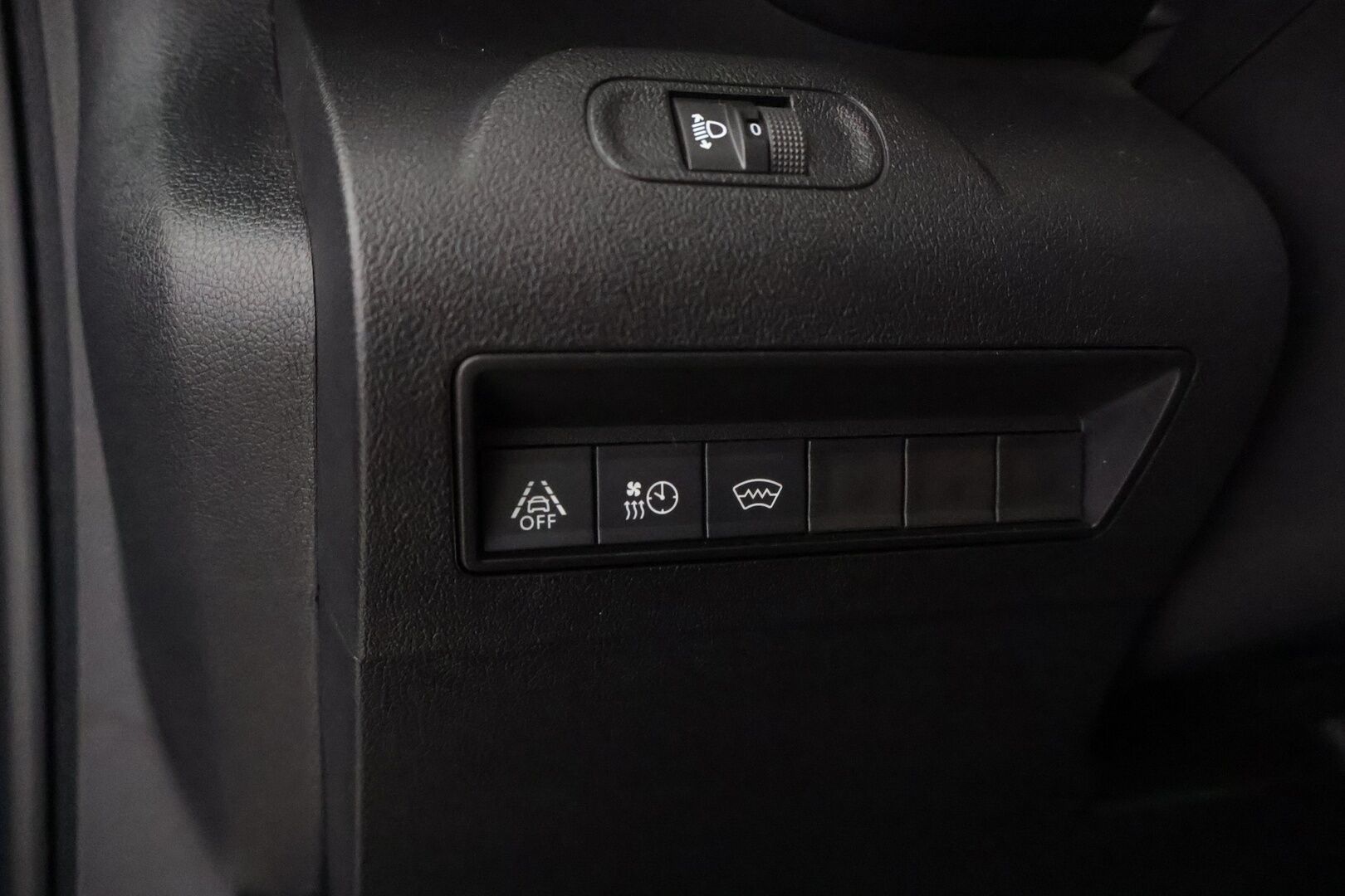 Citroen e-Berlingo 2023 Full Electric 136 Feel 50 kWh M Automaatti - Ajamaton / ALV / CCS-lataus / Vakkari / P-kamera / Takuu / Apple&Android / Kaistavahti / 2x renkaat / Aut. Ilmastointi / Navi