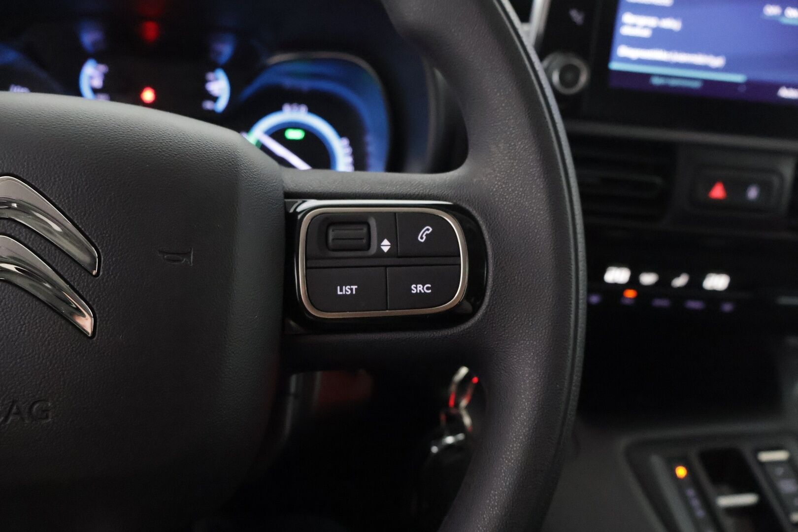 Citroen e-Berlingo 2023 Full Electric 136 Feel 50 kWh M Automaatti - Ajamaton / ALV / CCS-lataus / Vakkari / P-kamera / Takuu / Apple&Android / Kaistavahti / 2x renkaat / Aut. Ilmastointi / Navi
