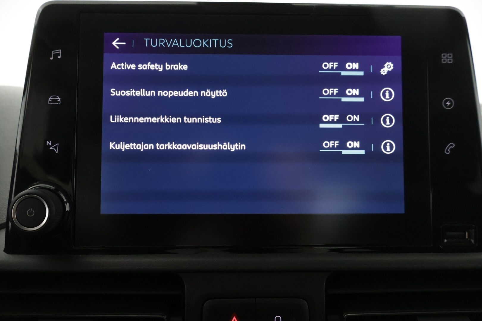 Citroen e-Berlingo 2023 Full Electric 136 Feel 50 kWh M Automaatti - Ajamaton / ALV / CCS-lataus / Vakkari / P-kamera / Takuu / Apple&Android / Kaistavahti / 2x renkaat / Aut. Ilmastointi / Navi