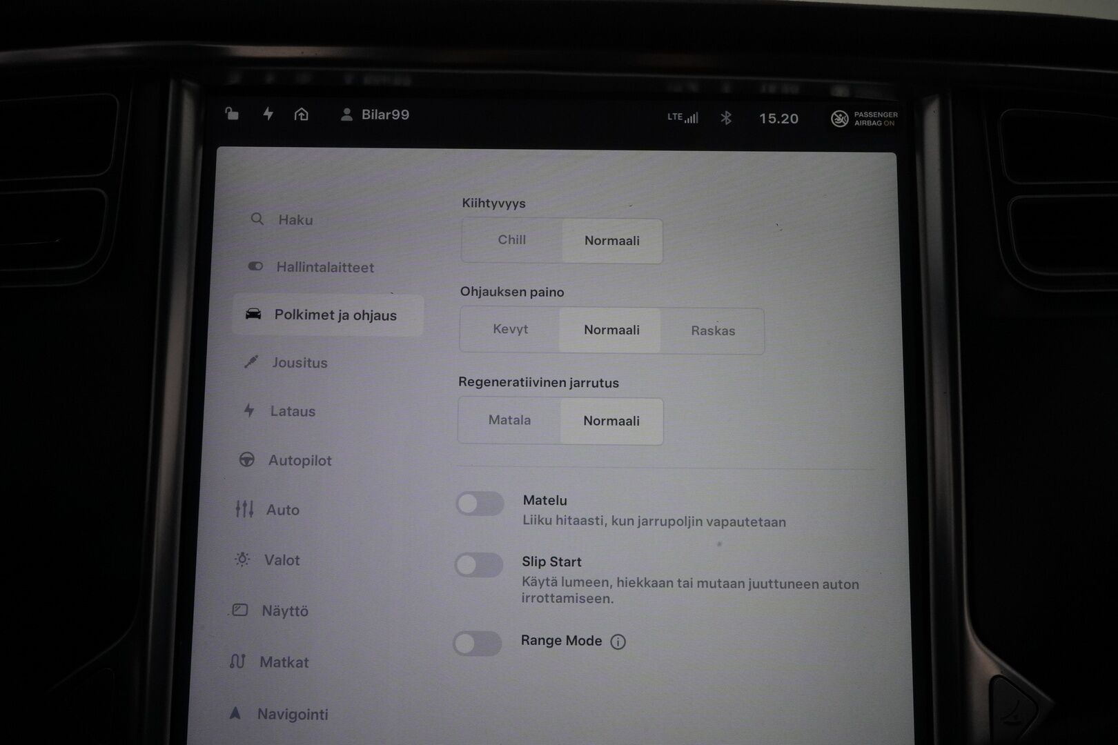 Tesla Model S 2017 90D AWD *Ilmastoidut nahat / Ilma-alusta / Lasikatto / Sentry / Paranneltu Autopilot* - Huippusiisti / Kahdet Teslan vanteet / Puhdas CarVertical / Säädettävä Ilma-alusta