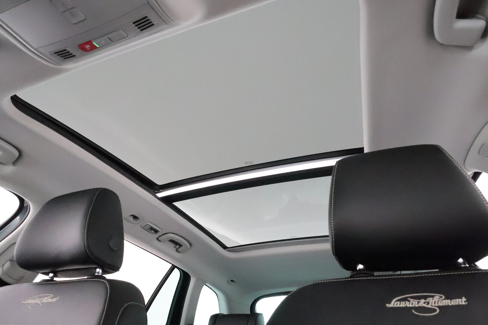 Skoda Superb 2020 1,4 TSI PHEV L&K iV DSG **Panorama / ACC / Canton / Matrix-LED / Ilmastoidut Muistinahat / Webasto / Koukku / P.Kamera** - 2x Latauskaapelit / Kahdet Renkaat