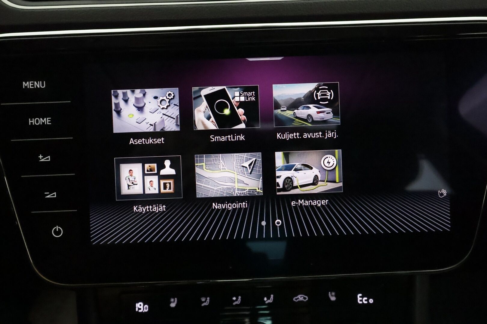 Skoda Superb 2020 1,4 TSI PHEV L&K iV DSG **Panorama / ACC / Canton / Matrix-LED / Ilmastoidut Muistinahat / Webasto / Koukku / P.Kamera** - 2x Latauskaapelit / Kahdet Renkaat