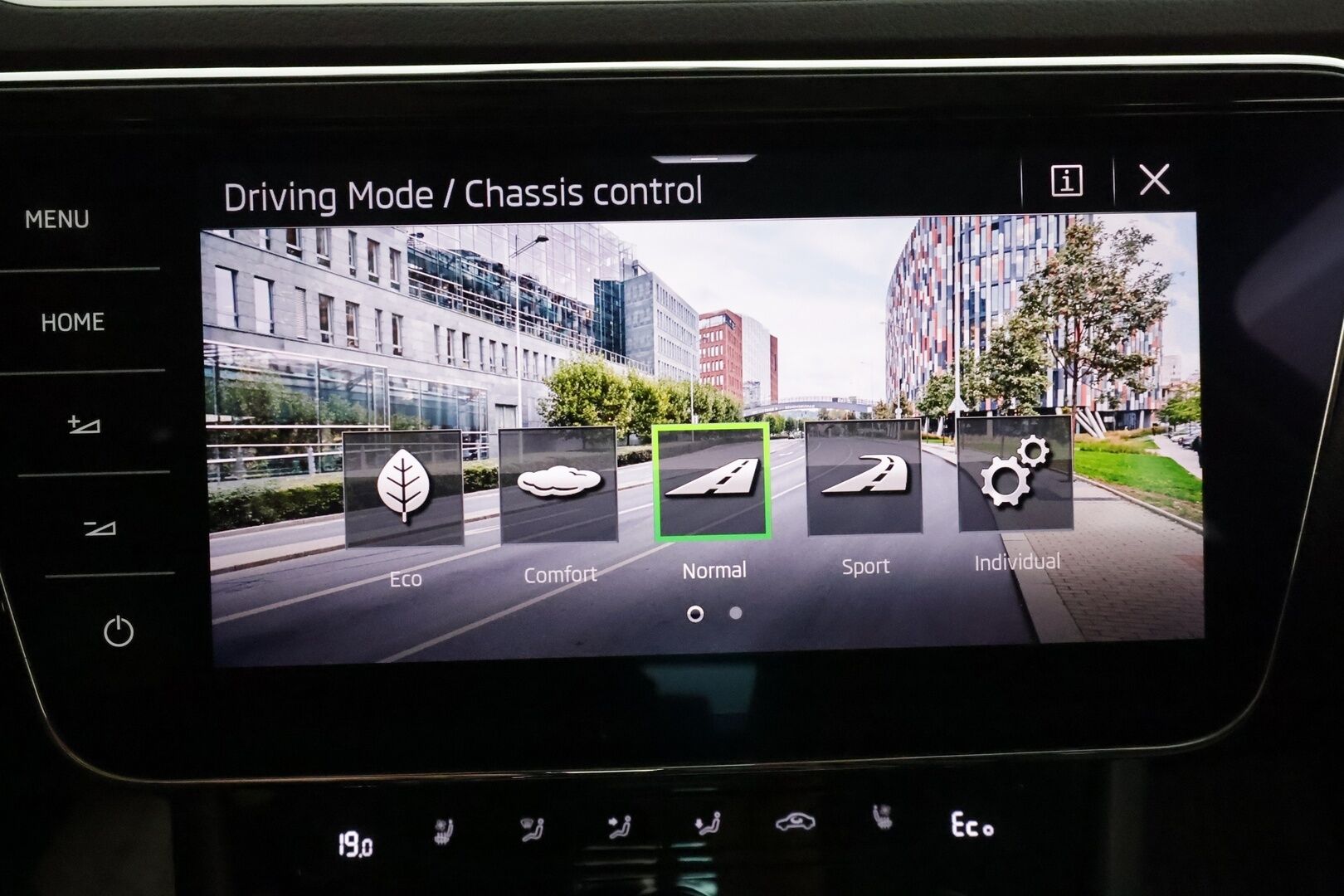 Skoda Superb 2020 1,4 TSI PHEV L&K iV DSG **Panorama / ACC / Canton / Matrix-LED / Ilmastoidut Muistinahat / Webasto / Koukku / P.Kamera** - 2x Latauskaapelit / Kahdet Renkaat