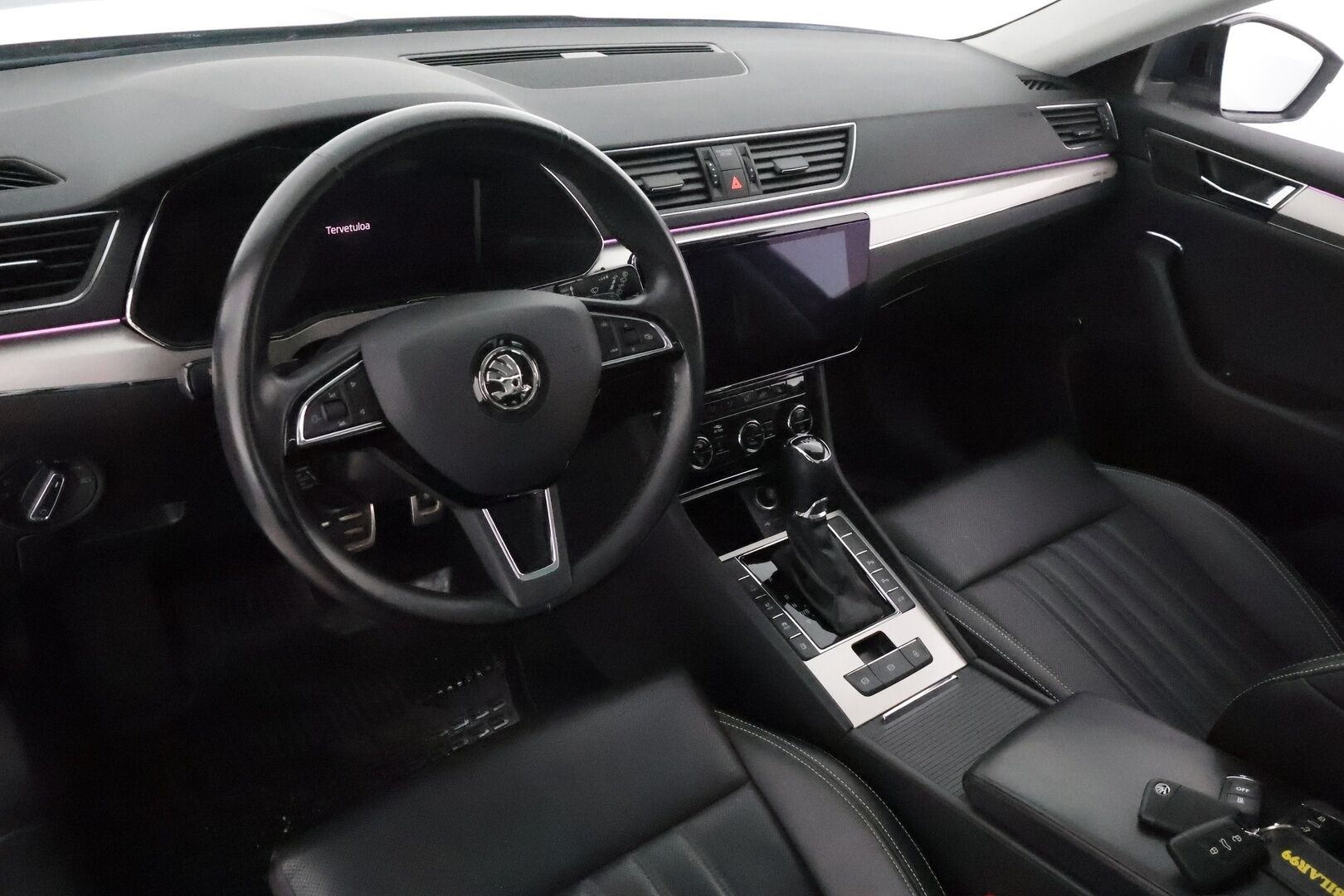 Skoda Superb 2020 1,4 TSI PHEV L&K iV DSG **Panorama / ACC / Matrix-LED / Ilmastoidut Muistinahat / Webasto / Koukku / P.Kamera** - 2x Latauskaapelit / Kahdet Renkaat