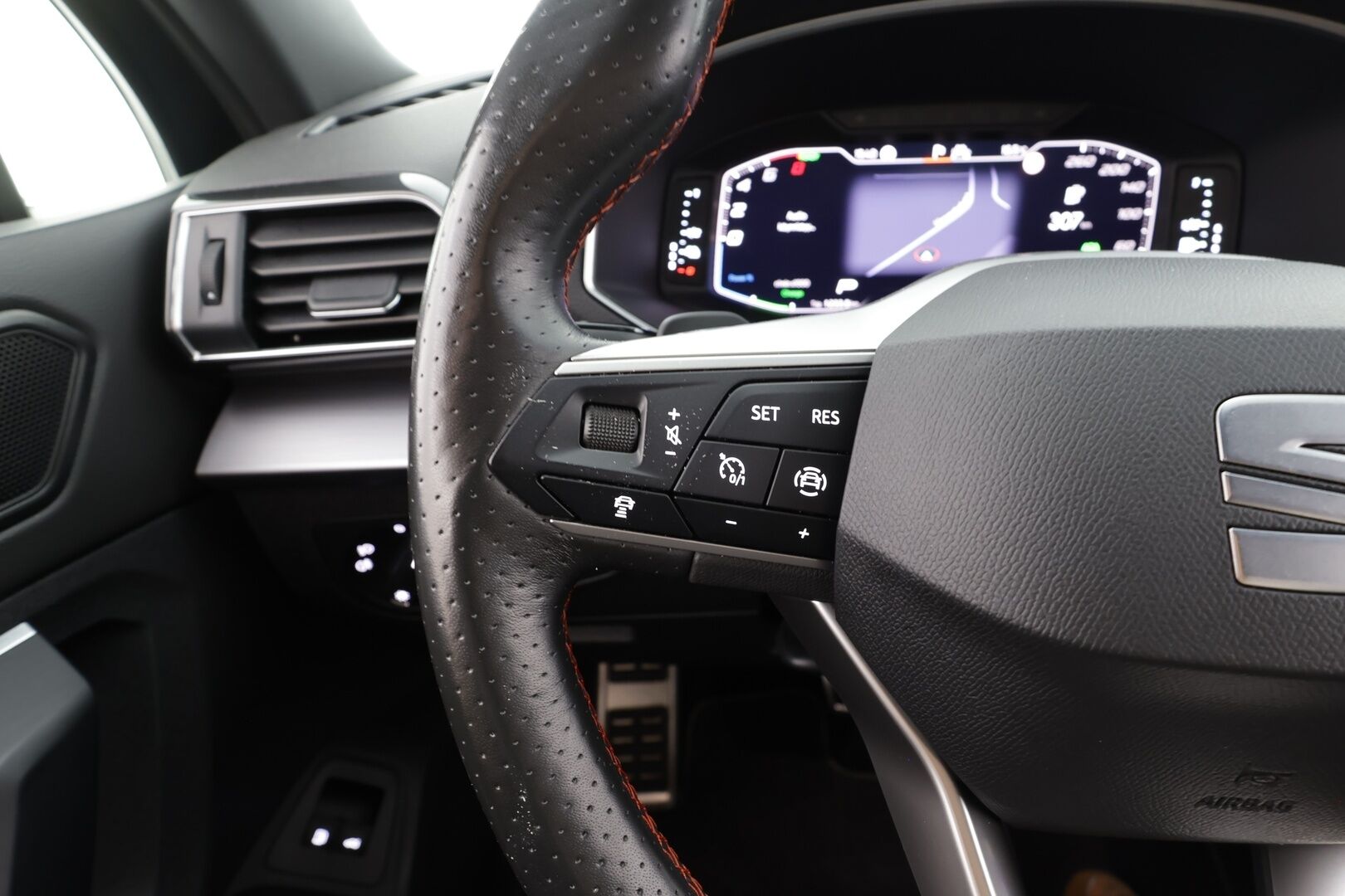 Seat Tarraco 2021 1,4 PHEV 245 e-Hybrid FR Launch Edition DSG - |ACC | Muistipenkki | Koukku | Digimittaristo | Sporttipenkit | Keyless | Lane Assist | Lohko+sisälämmitin | P.kamera | Lämm. ratti | 2x renkaat aluin |