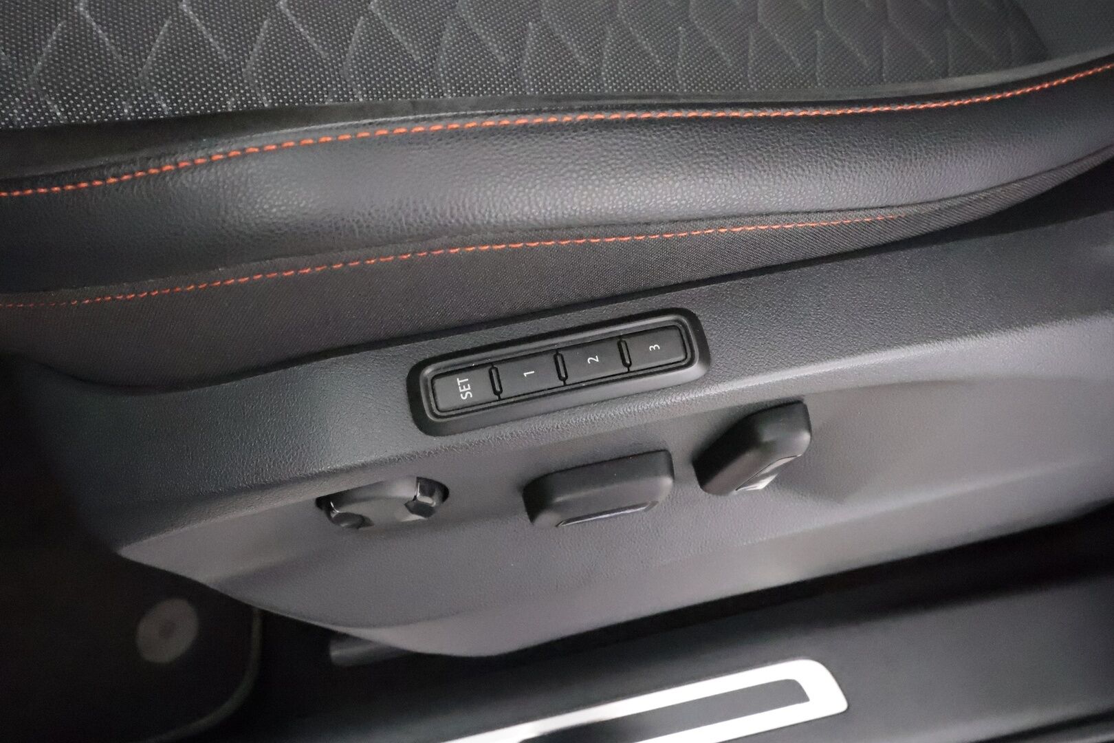 Seat Tarraco 2021 1,4 PHEV 245 e-Hybrid FR Launch Edition DSG - |ACC | Muistipenkki | Koukku | Digimittaristo | Sporttipenkit | Keyless | Lane Assist | Lohko+sisälämmitin | P.kamera | Lämm. ratti | 2x renkaat aluin |