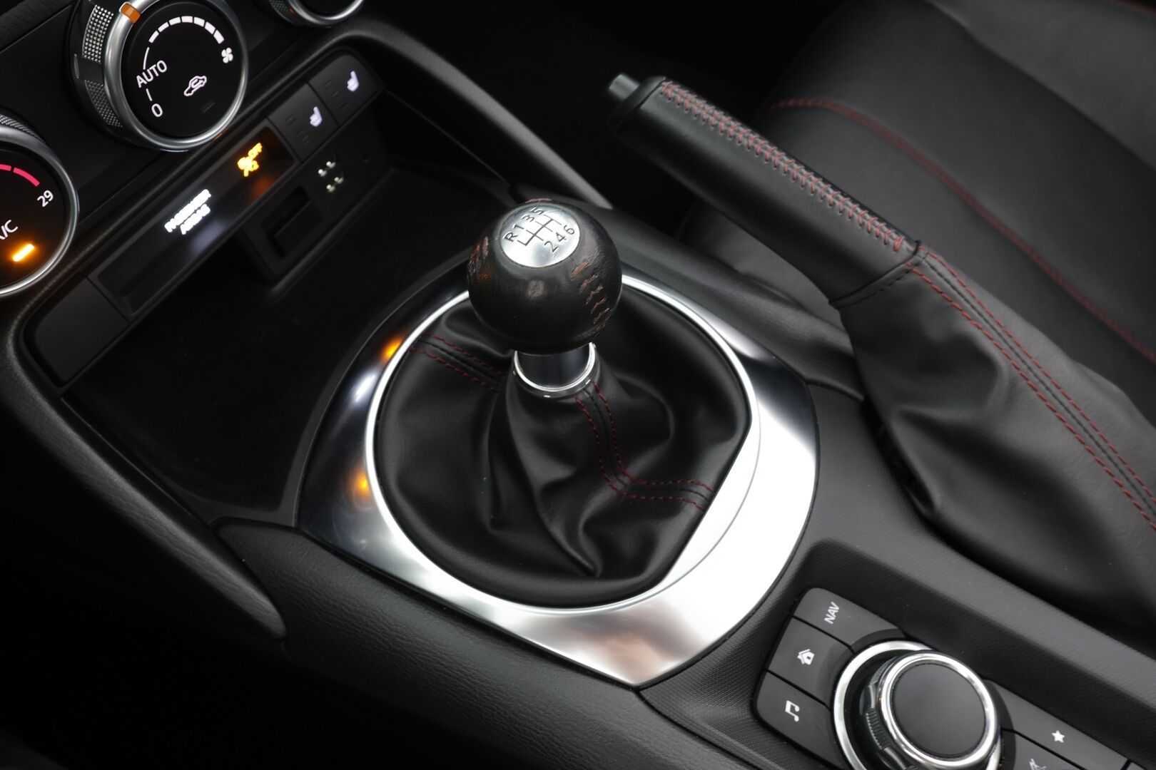 Mazda MX-5 2016 1,5 (131) SKYACTIV-G Premium Sport MB1 - Nahkasisusta | LED | Navi | Kaistavahti | Vakkari | Penkinlämmittimet
