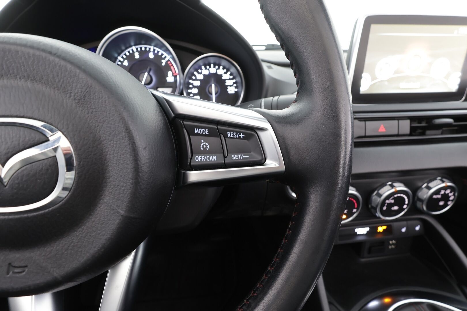 Mazda MX-5 2016 1,5 (131) SKYACTIV-G Premium Sport MB1 - Nahkasisusta | LED | Navi | Kaistavahti | Vakkari | Penkinlämmittimet