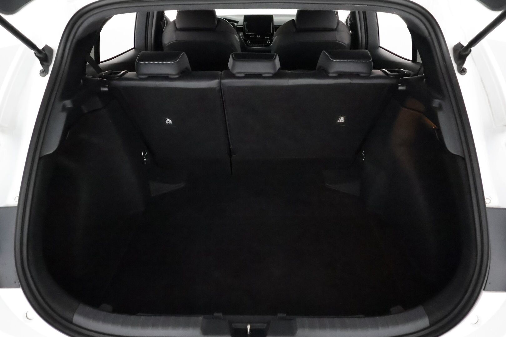 Toyota Corolla 2023 Hatchback 1,8 Hybrid Prestige Edition **ACC / Puolinahat / P.kamera / KeylessGo / LED** - Suomi-auto / Kahdet renkaat aluvanteilla / Merkkihuollettu