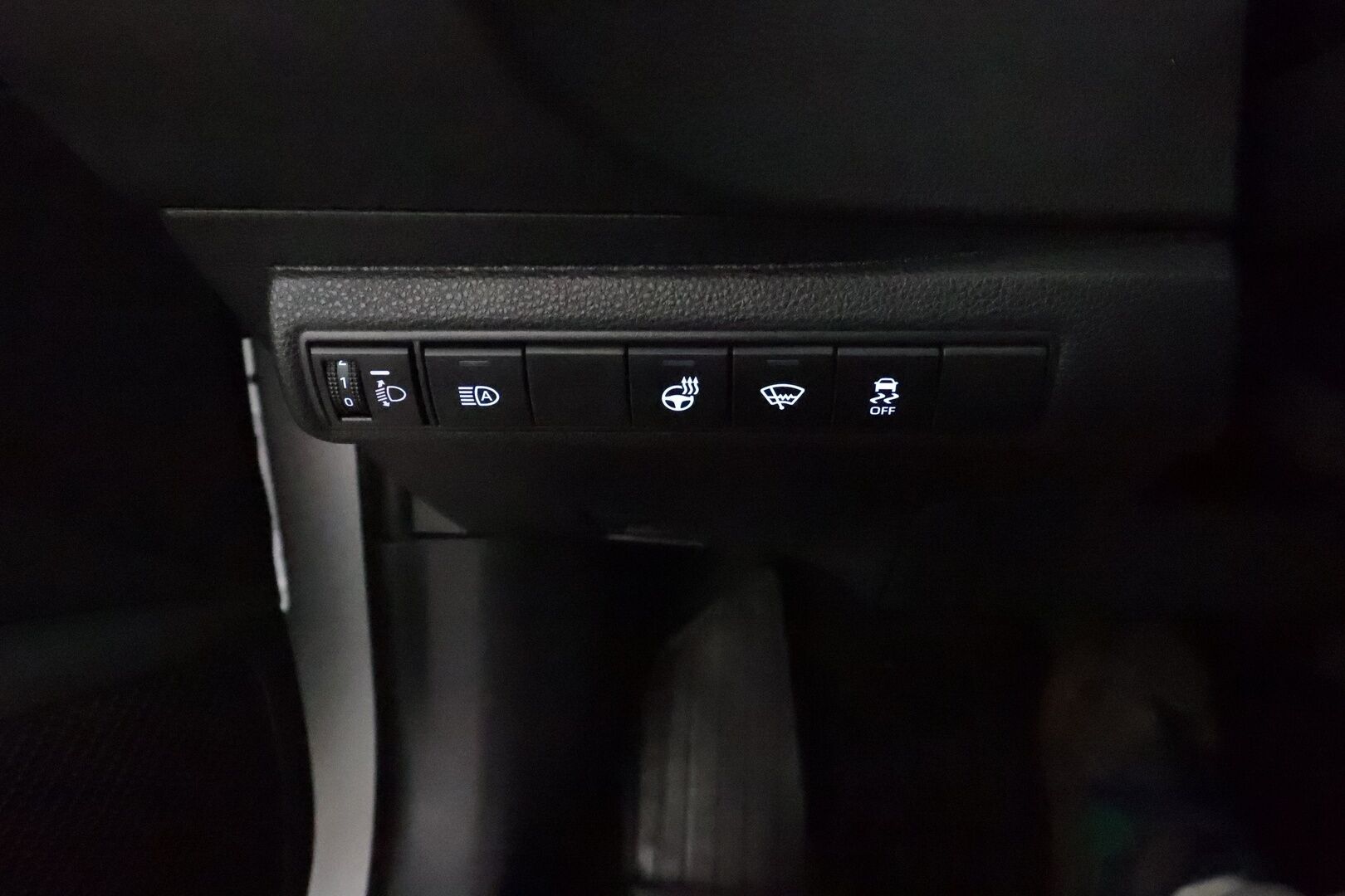 Toyota Corolla 2023 Hatchback 1,8 Hybrid Prestige Edition **ACC / Puolinahat / P.kamera / KeylessGo / LED** - Suomi-auto / Kahdet renkaat aluvanteilla / Merkkihuollettu