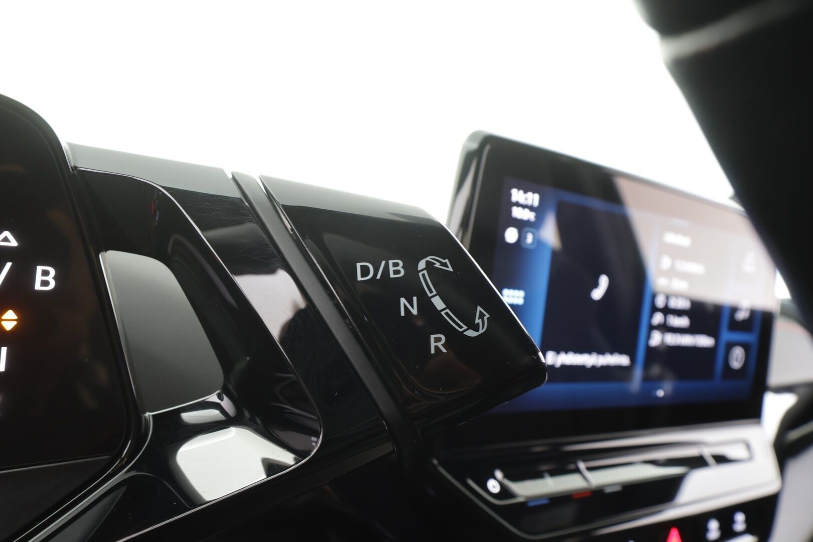 Volkswagen ID.4 2023 GTX Dual Motor AWD, akku 77 kWh * ACC / ILP / Koukku / IQ-Light / 360-Kamera / Keyless / Puolinahat / Apple&Android * - 1.Om Suomi-auto / Kahdet Renkaat