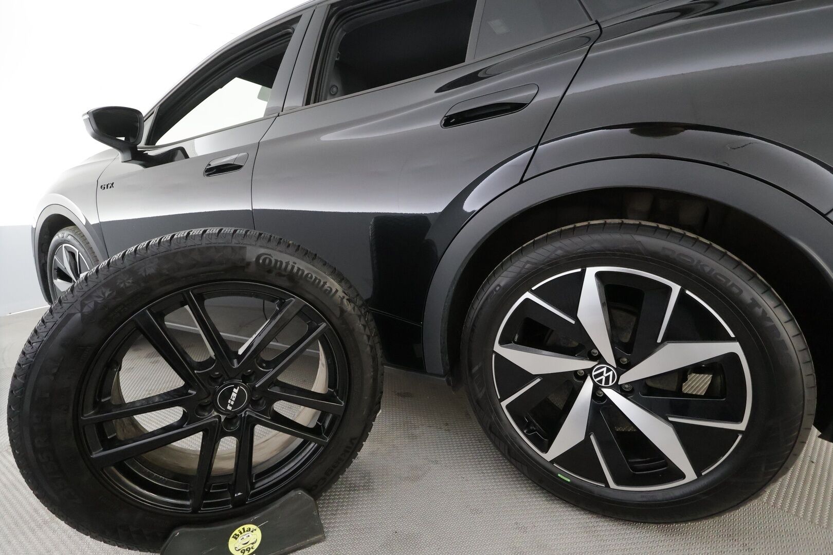 Volkswagen ID.4 2023 GTX Dual Motor AWD, akku 77 kWh * ACC / ILP / Koukku / IQ-Light / 360-Kamera / Keyless / Puolinahat / Apple&Android * - 1.Om Suomi-auto / Kahdet Renkaat