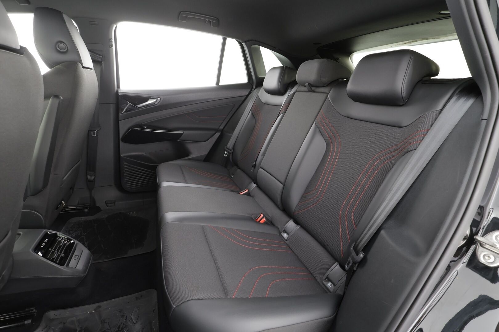 Volkswagen ID.4 2023 GTX Dual Motor AWD, akku 77 kWh * ACC / ILP / Koukku / IQ-Light / 360-Kamera / Keyless / Puolinahat / Apple&Android * - 1.Om Suomi-auto / Kahdet Renkaat