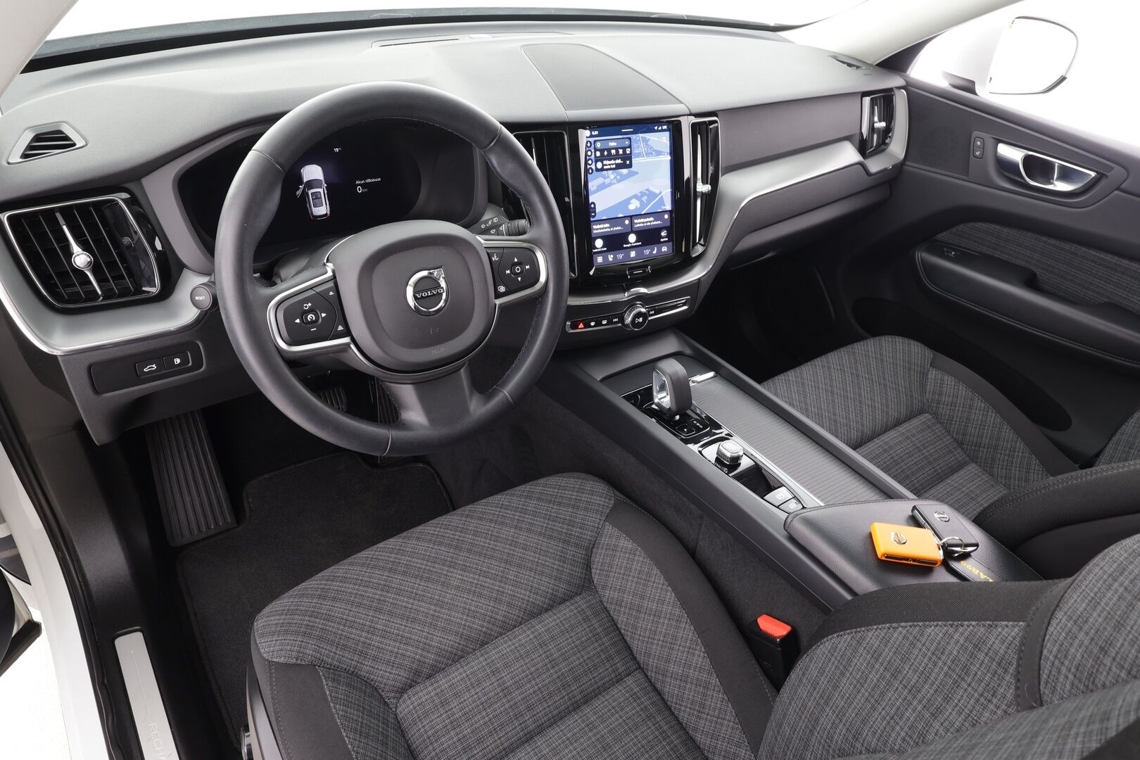 Volvo XC60 2023 T6 AWD Long Range Core aut - | ACC | Webasto | LED | High Performance audio | Panorama | P.kamera | Osasähköt | Keyless | Apple&Android | 1.Om Suomi-auto | Kahdet Renkaat | Merkkihuollettu |