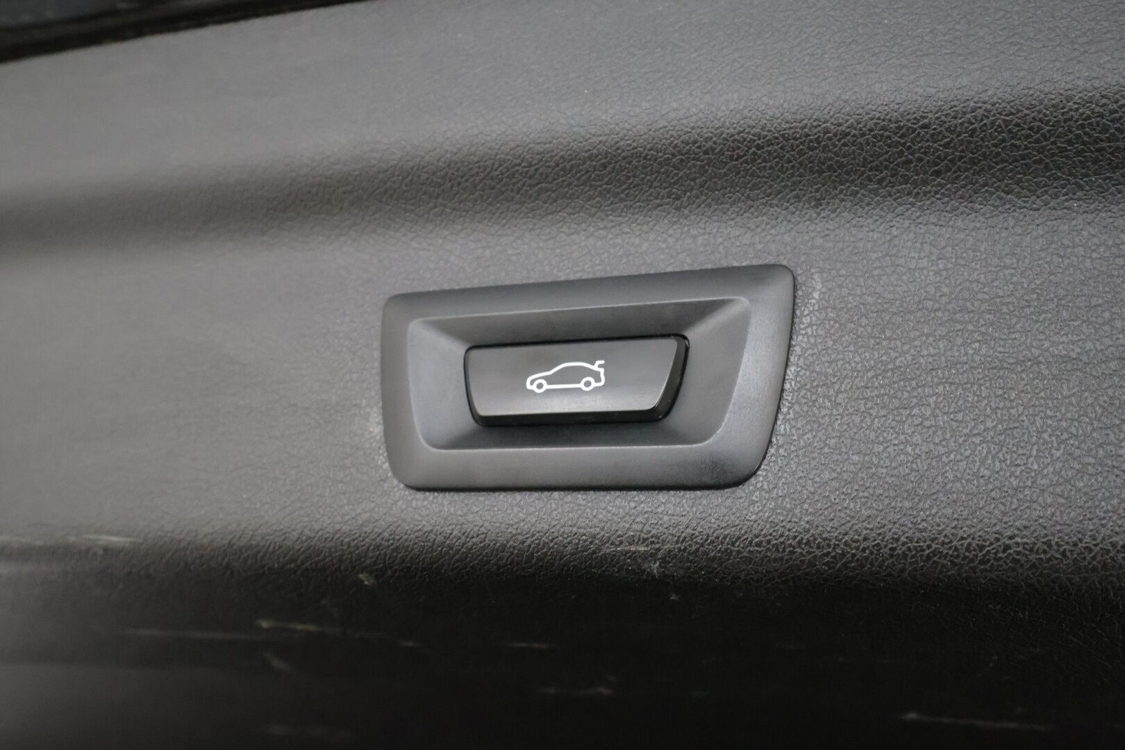 BMW X1 2023 U11 25e xDrive Charged Edition - | Vakkari | LED | P.Kamera | Apple&Android | 1.om Suomi-auto | Akku kuntotarkastettu | Kahdet Renkaat aluilla |