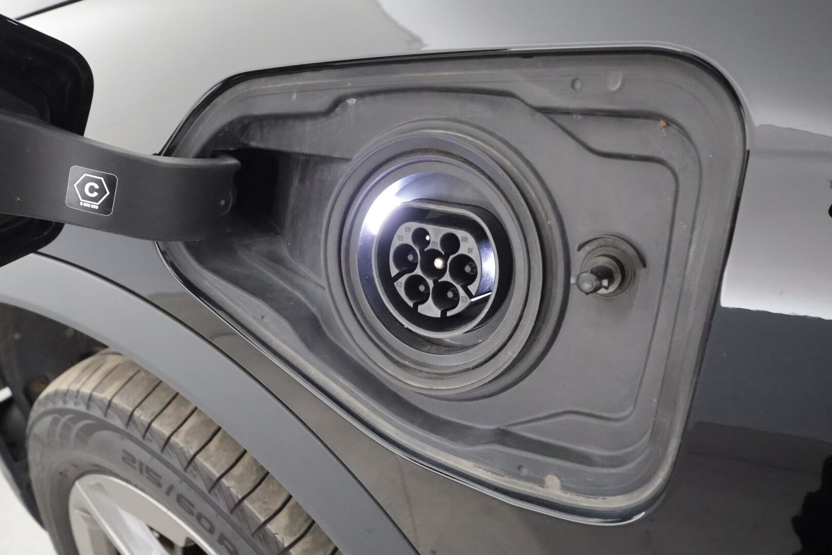 BMW X1 2023 U11 25e xDrive Charged Edition - | Vakkari | LED | P.Kamera | Apple&Android | 1.om Suomi-auto | Akku kuntotarkastettu | Kahdet Renkaat aluilla |