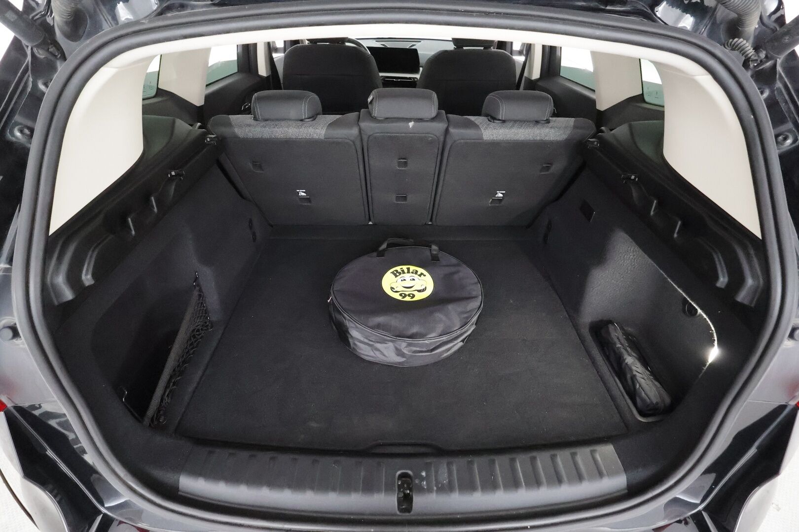 BMW X1 2023 U11 25e xDrive Charged Edition - | Vakkari | LED | P.Kamera | Apple&Android | 1.om Suomi-auto | Akku kuntotarkastettu | Kahdet Renkaat aluilla |