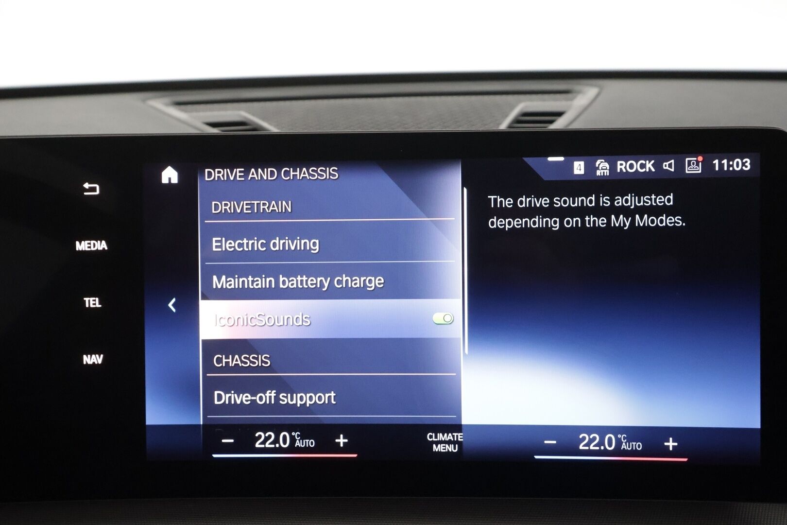 BMW X1 2023 U11 25e xDrive Charged Edition - | Vakkari | LED | P.Kamera | Apple&Android | 1.om Suomi-auto | Akku kuntotarkastettu | Kahdet Renkaat aluilla |