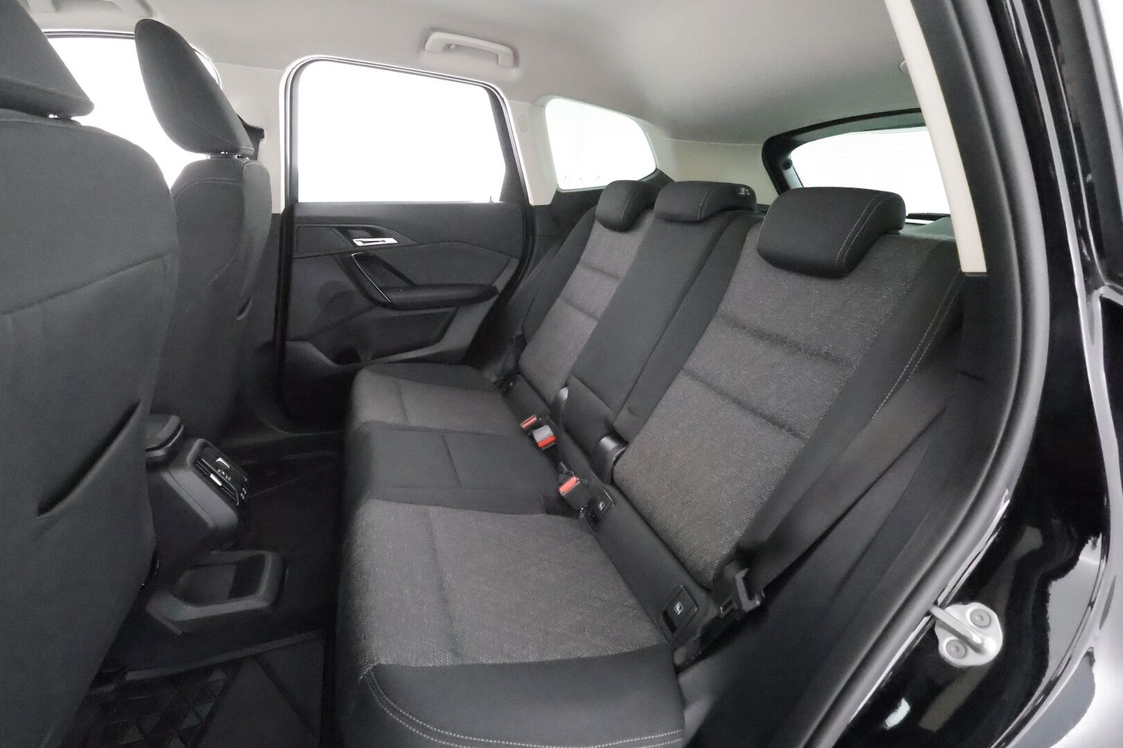 BMW X1 2023 U11 25e xDrive Charged Edition - | Vakkari | LED | P.Kamera | Apple&Android | 1.om Suomi-auto | Akku kuntotarkastettu | Kahdet Renkaat aluilla |
