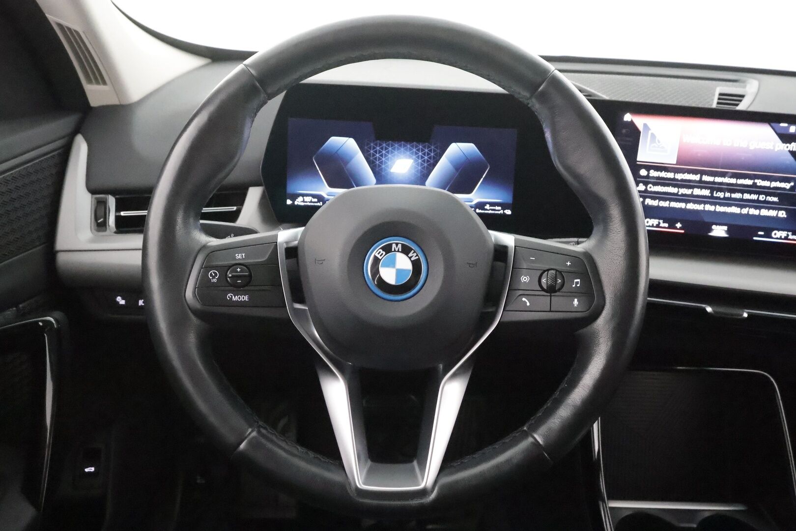 BMW X1 2023 U11 25e xDrive Charged Edition - | Vakkari | LED | P.Kamera | Apple&Android | 1.om Suomi-auto | Akku kuntotarkastettu | Kahdet Renkaat aluilla |
