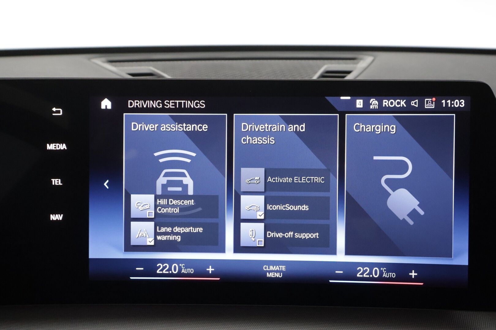 BMW X1 2023 U11 25e xDrive Charged Edition - | Vakkari | LED | P.Kamera | Apple&Android | 1.om Suomi-auto | Akku kuntotarkastettu | Kahdet Renkaat aluilla |