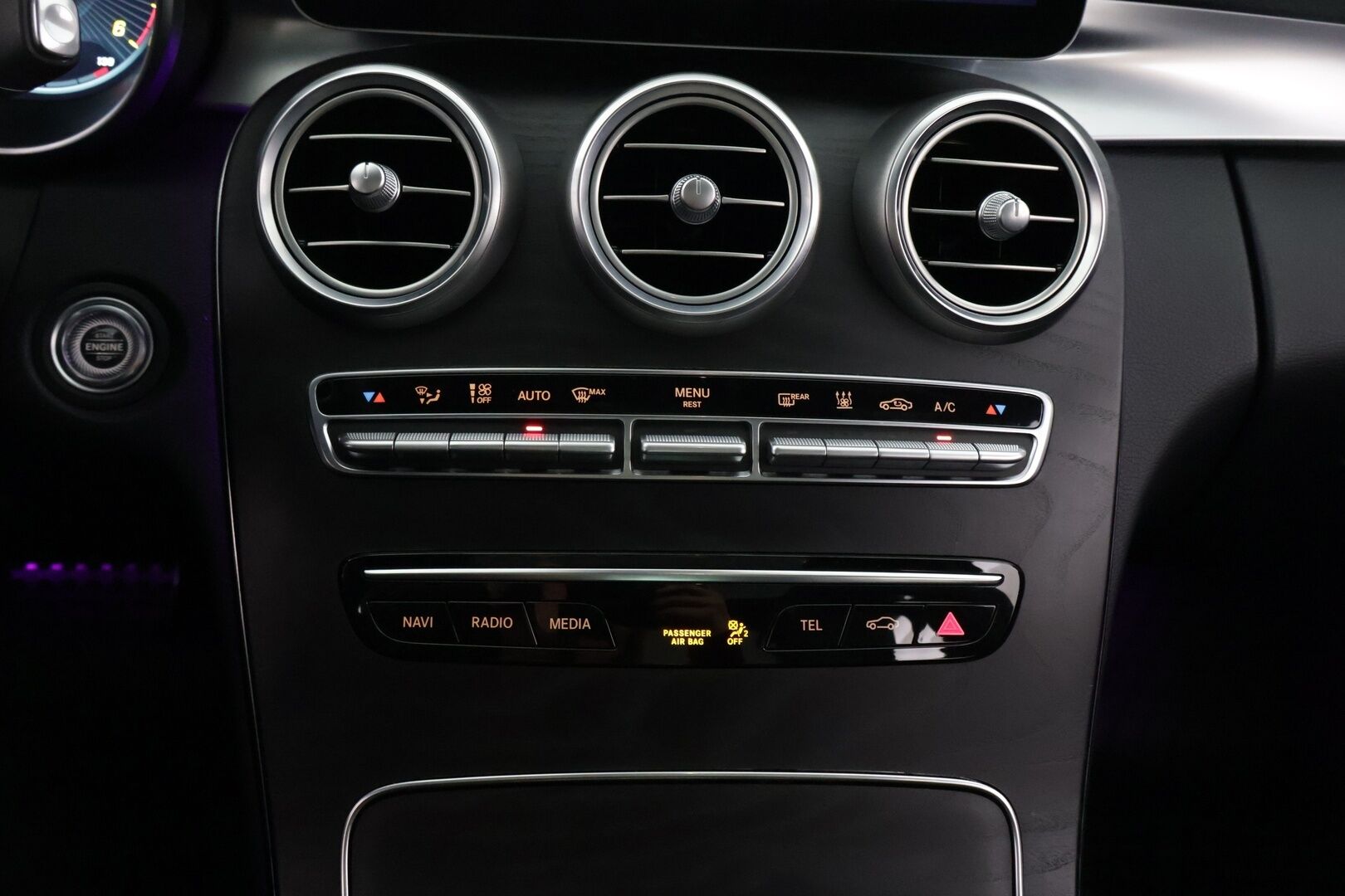 Mercedes-Benz C 2018 220 d 4Matic A Business AMG *Webasto / Panorama / Navi / P. Kamera / Digimittaristo* - 3,99 % KORKOTARJOUS TÄHÄN AUTOON 14.9. ASTI! - *2x renkaat alkuperäisillä vanteilla / Siisti yksilö!*