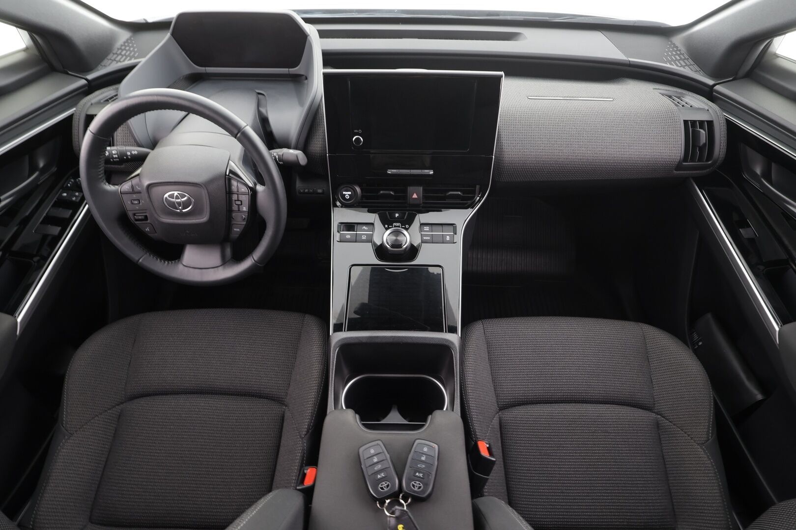 Toyota bZ4X 2023 Active * ACC / P.kamera / LED / Navi / Koukku / Sähköluukku / KeylessGo * - Suomi-auto / Kahdet renkaat aluvanteilla / Merkkihuollettu