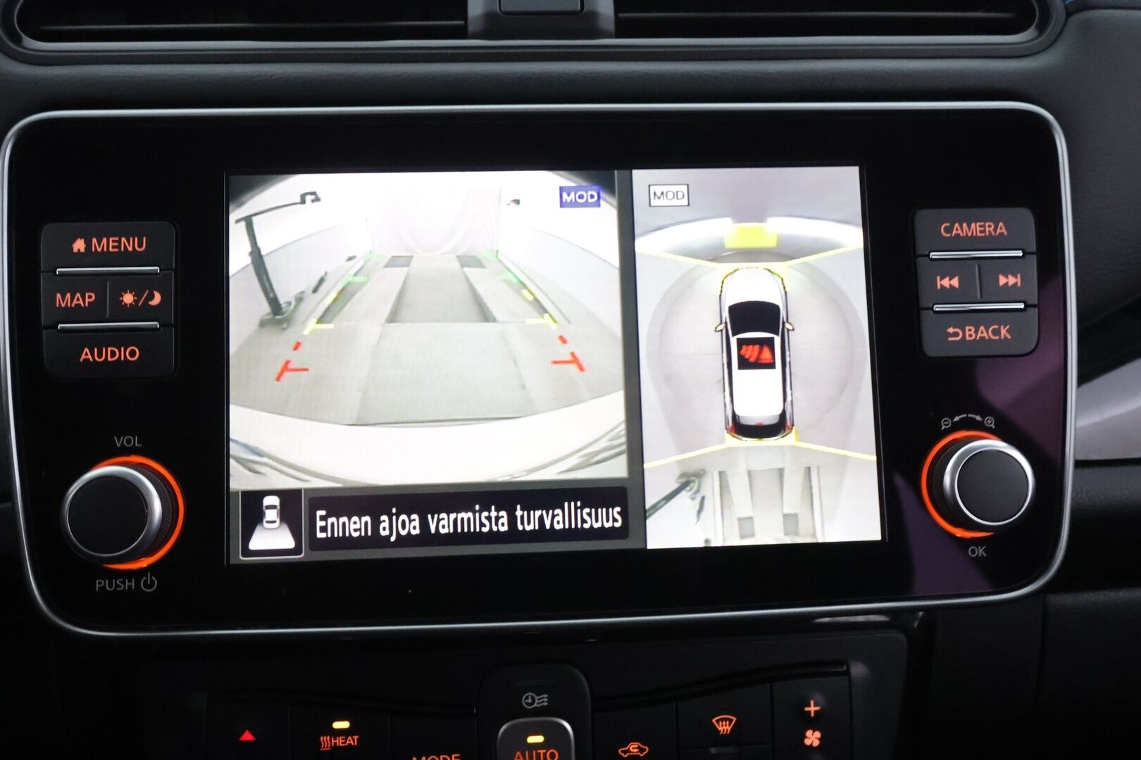 Nissan Leaf 2023 N-Connect 39 kWh LED FI * Lisälämmitin / ACC / 360 / LED / Kaistavahti / Navi / Keyless * - 1-om Suomi-auto / 2x Latauskaapelit / Akku Kuntotarkistettu / Merkkihuollot - HULLUT AVAJAISHULINAT KORKOTARJOUS 3,29 %