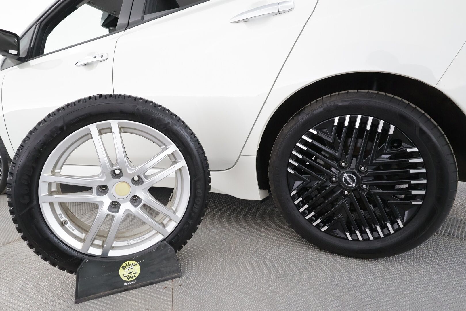 Nissan Leaf 2023 N-Connect 39 kWh LED FI * Lisälämmitin / ACC / 360 / LED / Kaistavahti / Navi / Keyless * - 1-om Suomi-auto / 2x Latauskaapelit / Akku Kuntotarkistettu / Merkkihuollot - HULLUT AVAJAISHULINAT KORKOTARJOUS 3,29 %