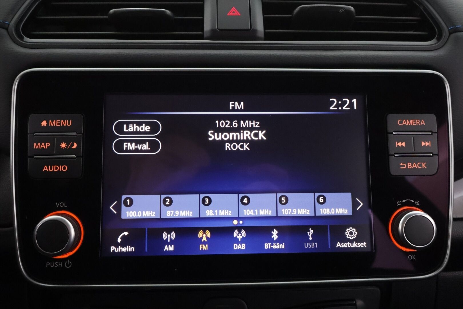 Nissan Leaf 2023 N-Connect 39 kWh LED FI * Lisälämmitin / ACC / 360 / LED / Kaistavahti / Navi / Keyless * - 1-om Suomi-auto / 2x Latauskaapelit / Akku Kuntotarkistettu / Merkkihuollot - HULLUT AVAJAISHULINAT KORKOTARJOUS 3,29 %