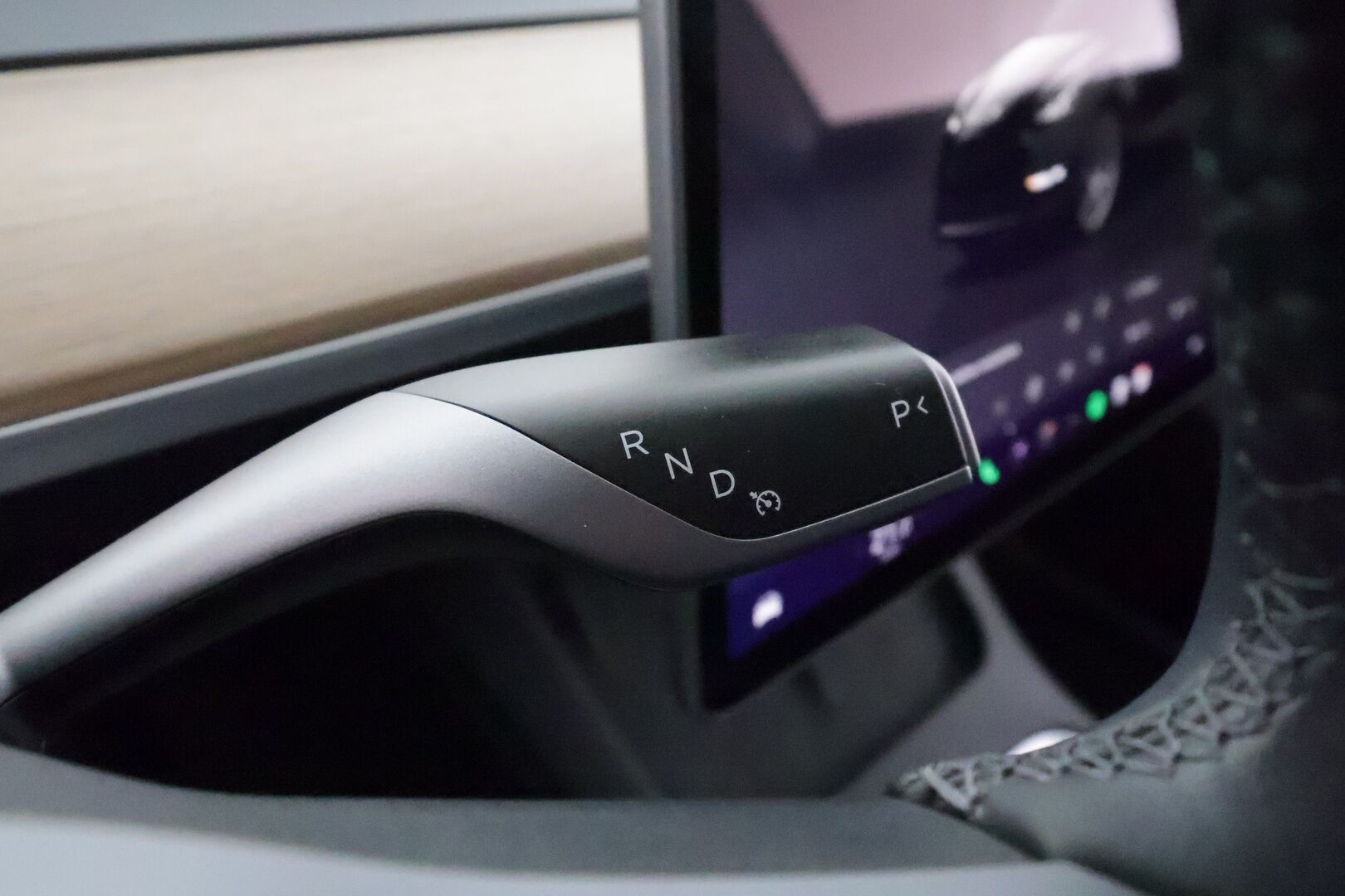 Tesla Model Y 2023 Long Range **Lämpöpumppu / Lasikatto / Matrix-LED / Adapt.Vakkari / P.Kamera / Muistipenkki / Koukku / Navi / Keyless** - 3,99 % KORKOTARJOUS TÄHÄN AUTOON 31.8. ASTI! - Suomi-auto / Kahdet Renkaat