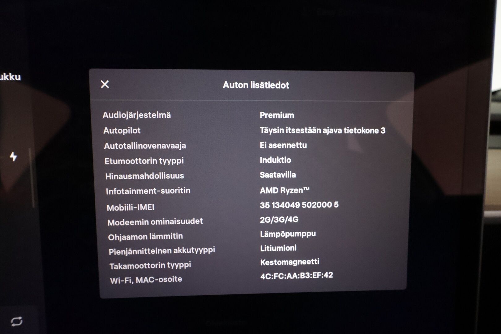 Tesla Model Y 2023 Long Range **Lämpöpumppu / Lasikatto / Matrix-LED / Adapt.Vakkari / P.Kamera / Muistipenkki / Koukku / Navi / Keyless** - 3,99 % KORKOTARJOUS TÄHÄN AUTOON 31.8. ASTI! - Suomi-auto / Kahdet Renkaat