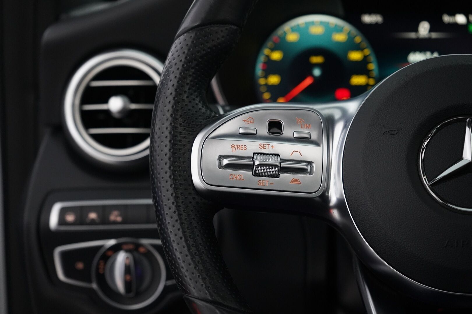 Mercedes-Benz C 2020 300 de T A Business AMG Edition EQ Power * DTR+Q / Panorama / Burmester / 360-Kamera / Multibeam / AirMatic / Keyless - AMG sisä- ja ulkopaketti / Puhdas Carvertical / SUPER VARUSTEET / Juuri huollettu&katsastettu