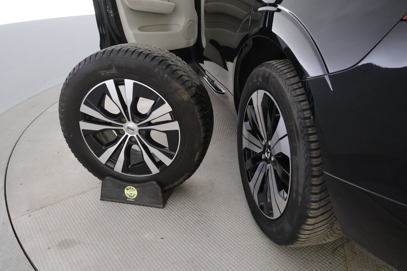 Volvo XC60 2023 T6 AWD Long Range Plus Bright aut - | ACC | Webasto | Koukku | Panorama | Muistipenkit | Sporttinahat | Pilot assist | Keyless | Merkkihuollot | 1-om suomiauto | 