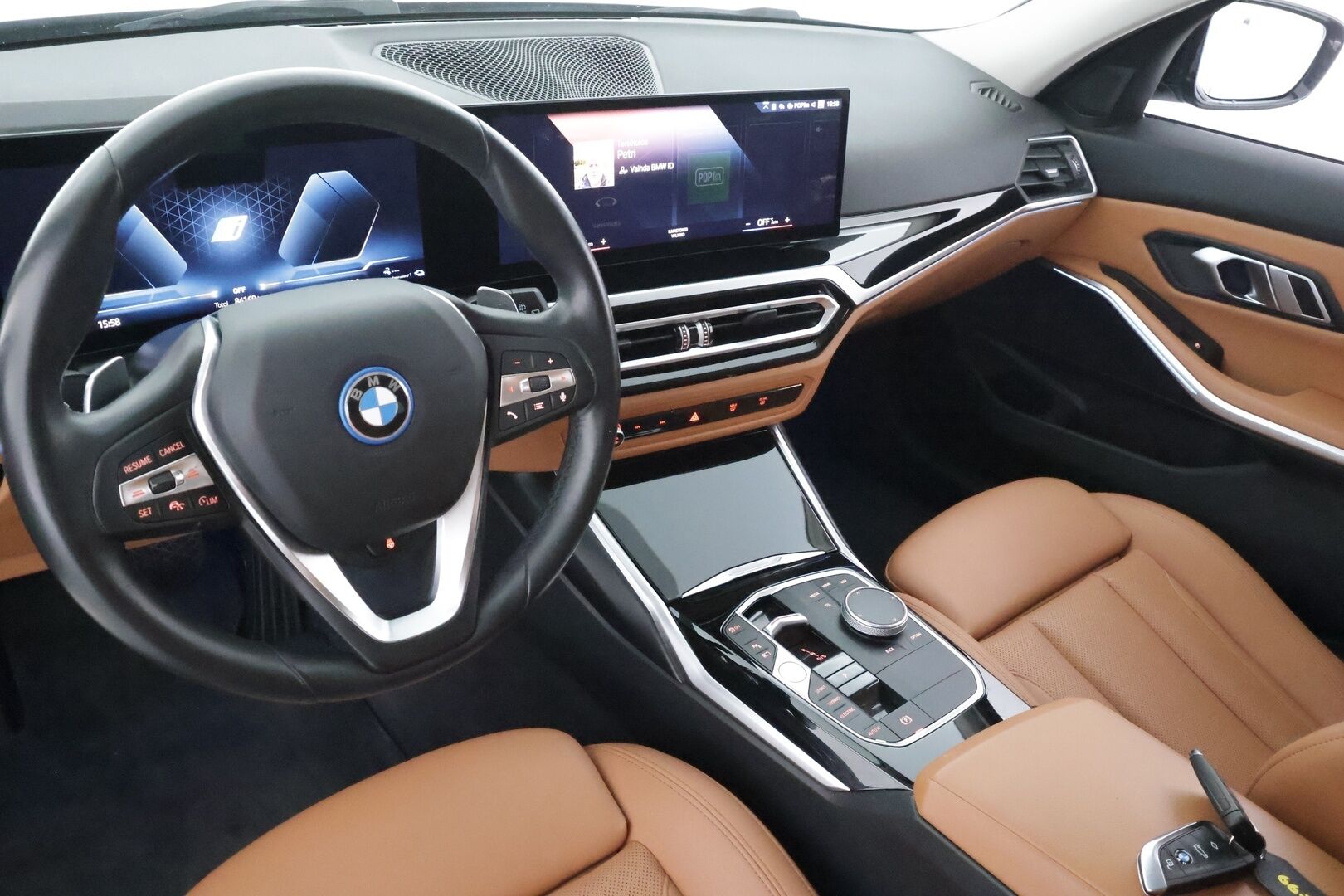 BMW 330 2023 G21 Touring 330e xDrive A Charged Edition - ACC | Lisälämmitin | Widescreen | P.Kamera | Comfort Access | Hifit | Suomi-auto | Konjakkinahat | Kahdet Renkaat | Merkkihuollettu